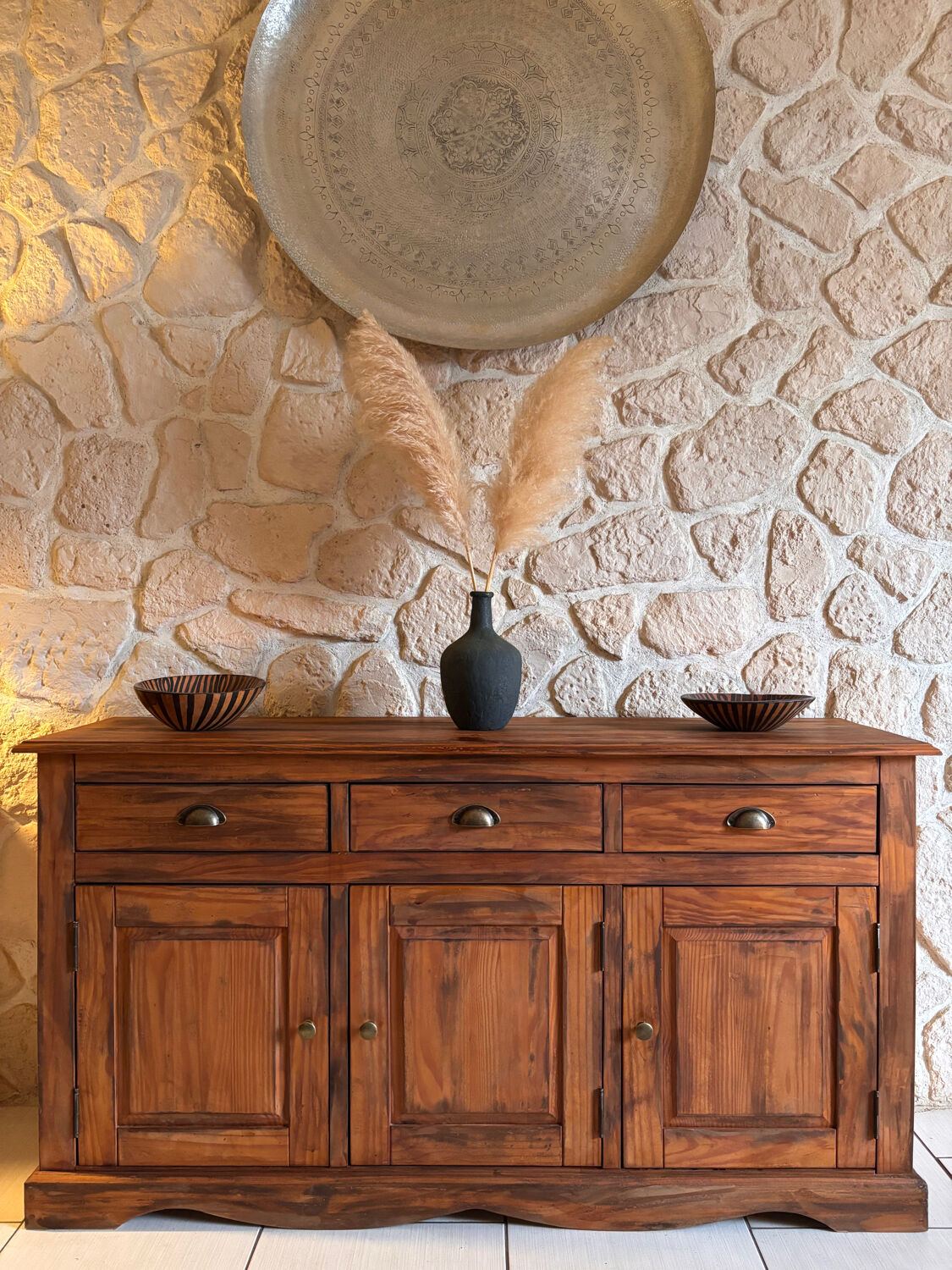 Solid wood sideboard - authentic style