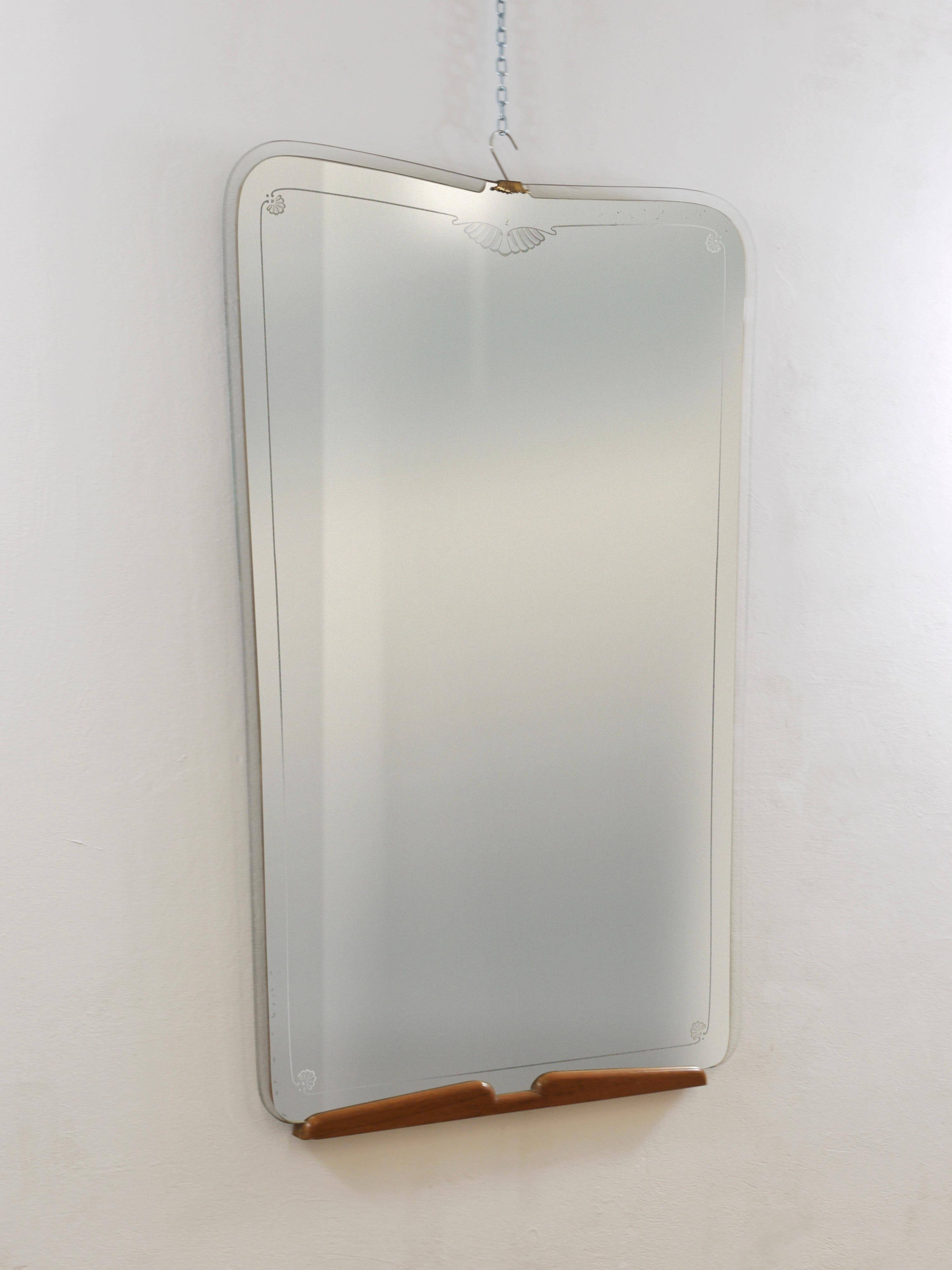 Large Wall Mirror Paolo Buffa Cherry and Brass, Italy, mid-century, circa 1940