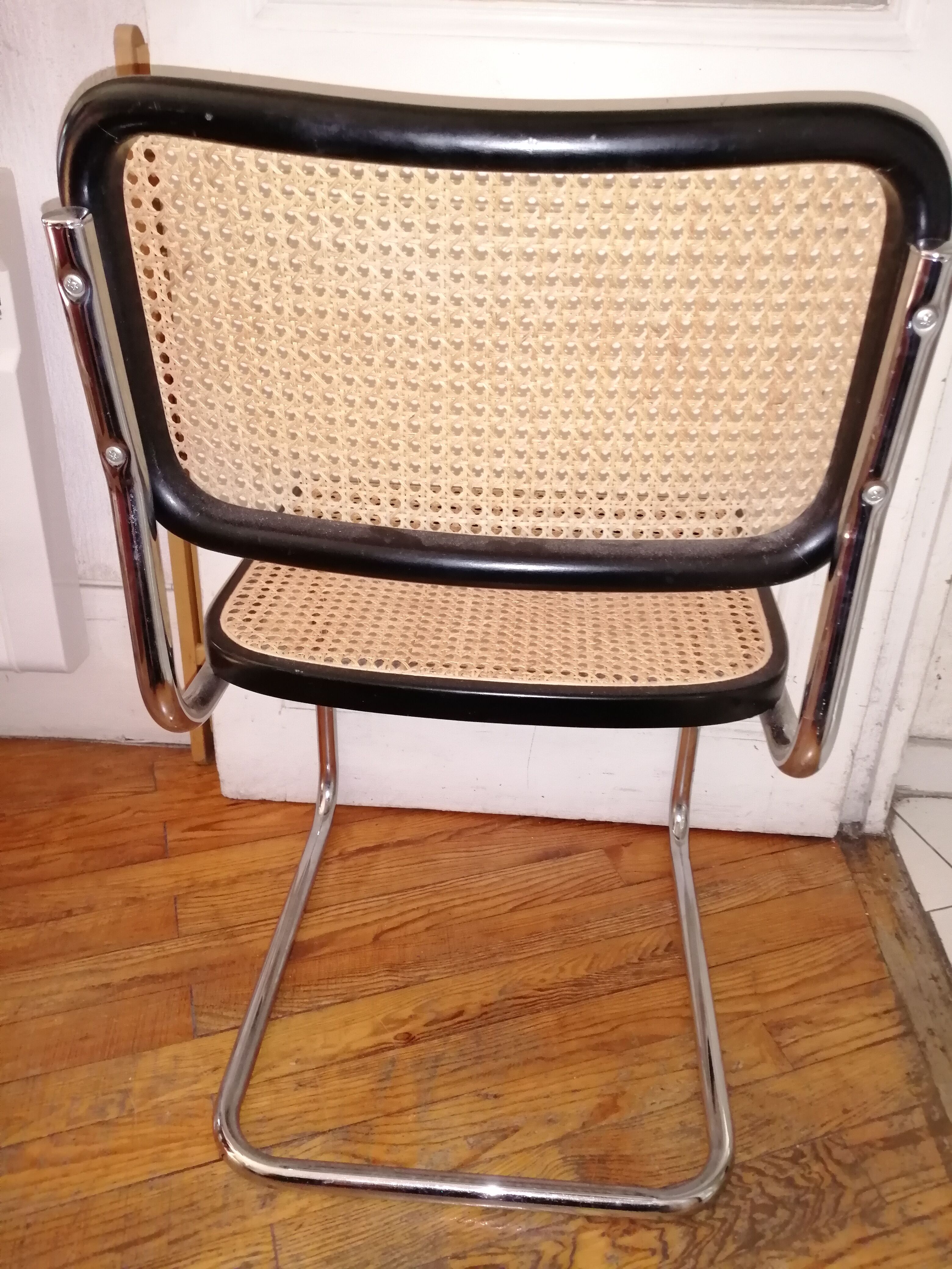 Black chair Marcel Breuer B32