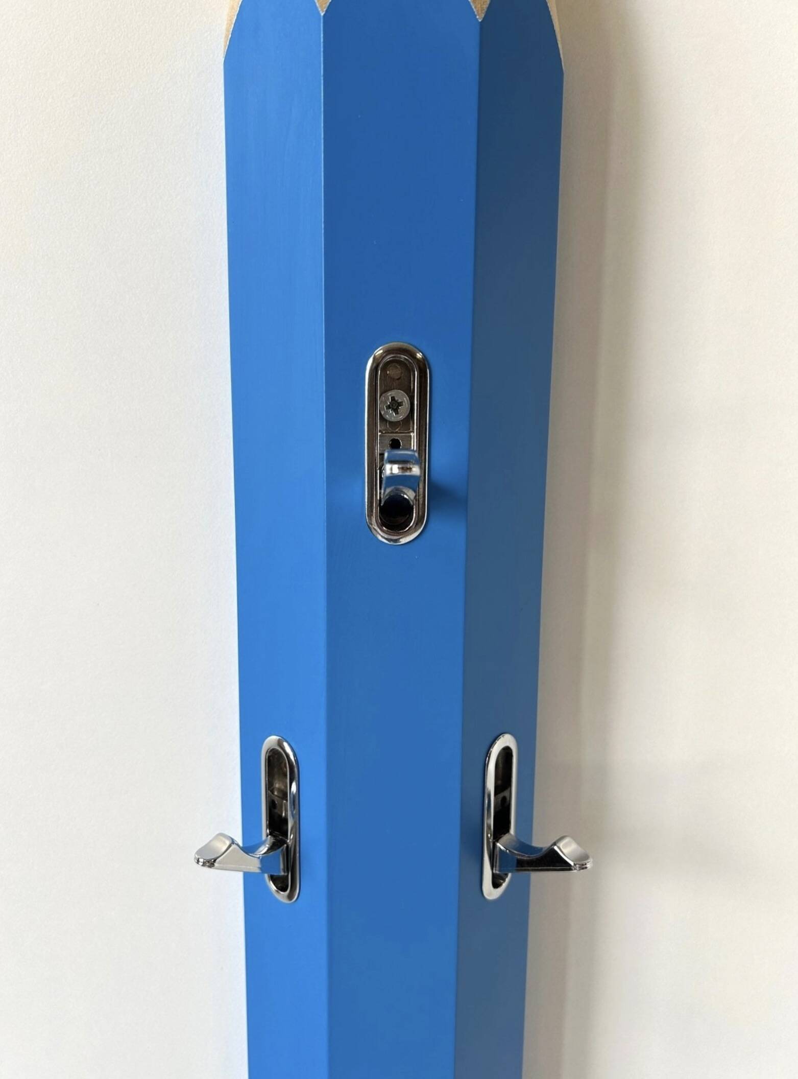 Pencil coat rack