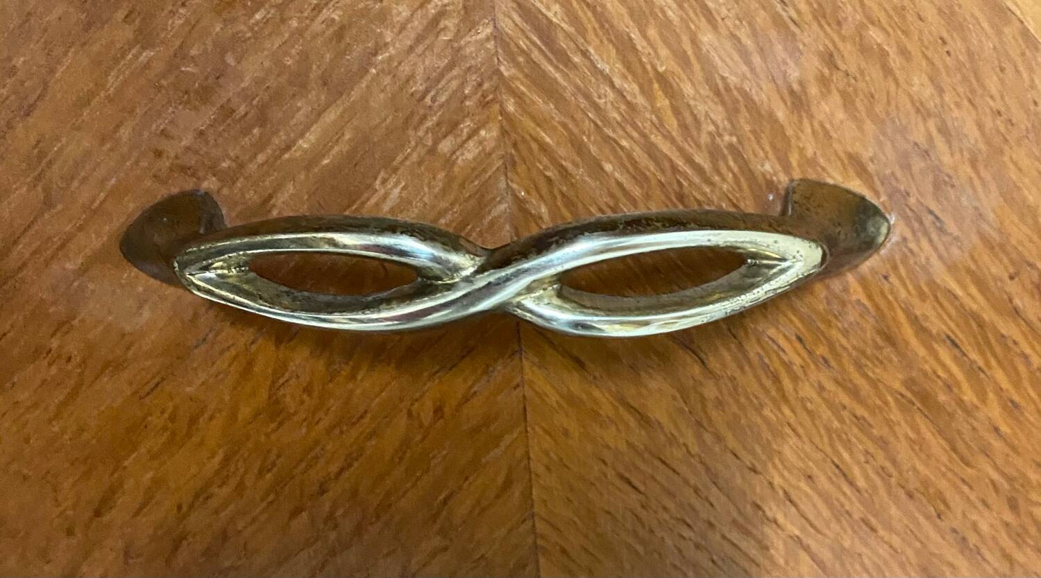 Bed and bedside compass foot