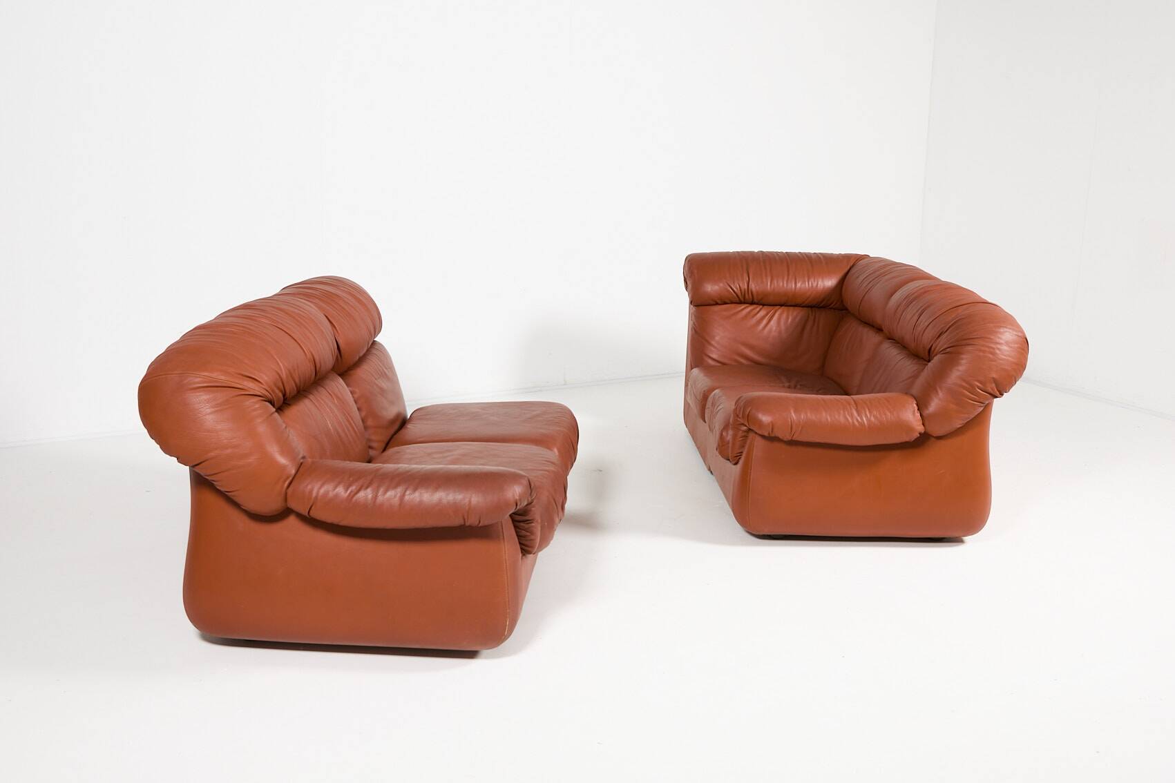 Canapé sectionnel vintage en cuir cognac au design italien des années 1970