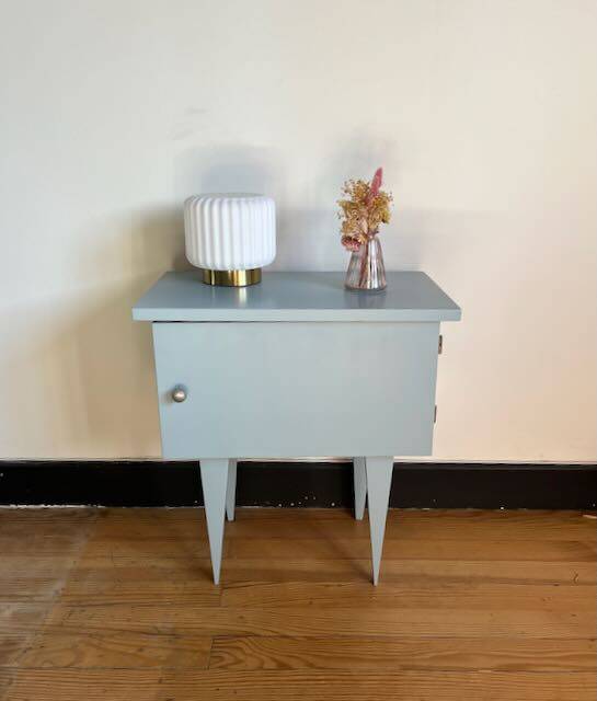 Jeanne bedside table