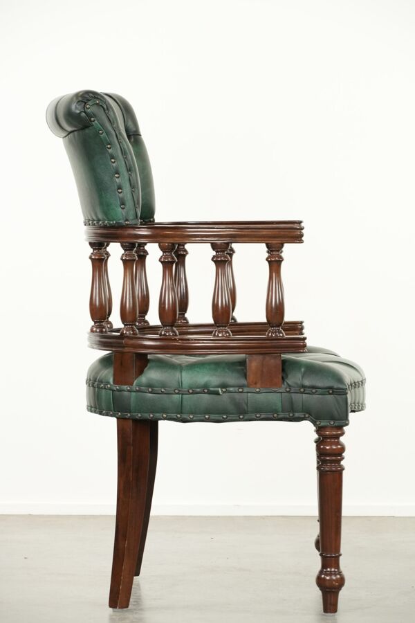 Chaise de bureau / chaise d'appoint Chesterfield en cuir de vache marbré vert classique