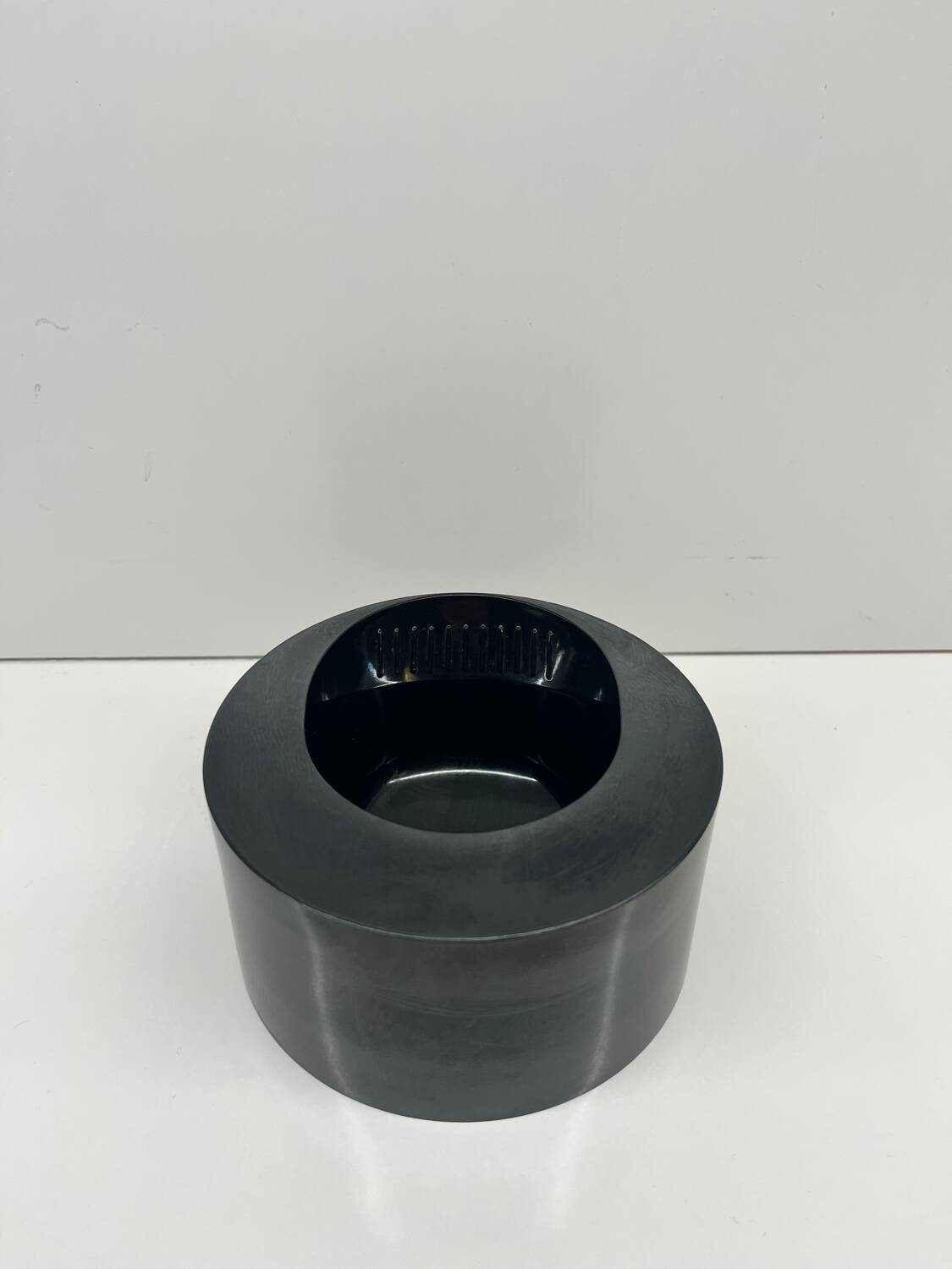 Enzo Mari ashtray Borneo - Danese Milano - Black melamine – Design it