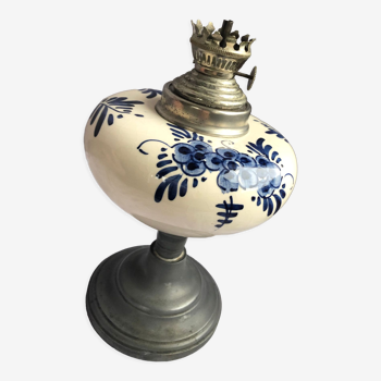 Oil Lamp / Antique Oil in Ceramic and Metal