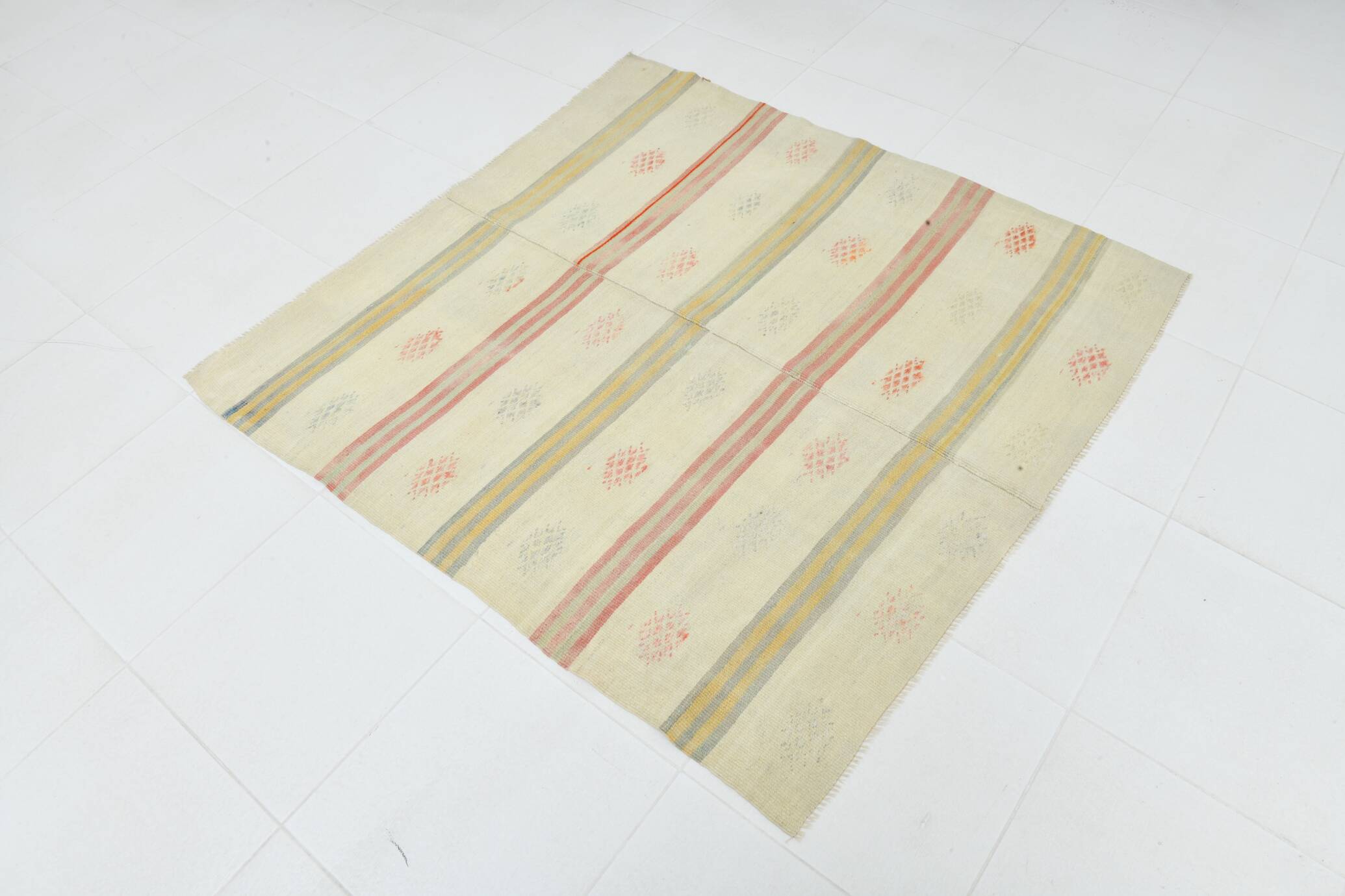 4x4 Cream Pale Red Square Vintage Kilim Rug, 136x142Cm