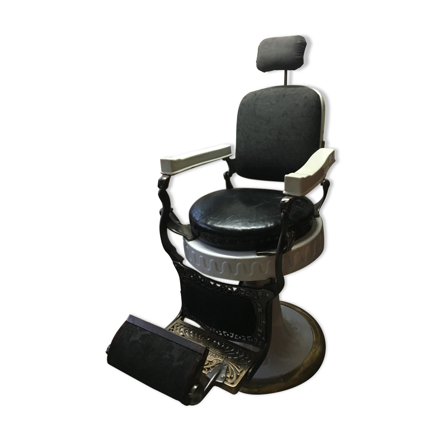 Vintage 1920 Berninghaus Barber Armhair