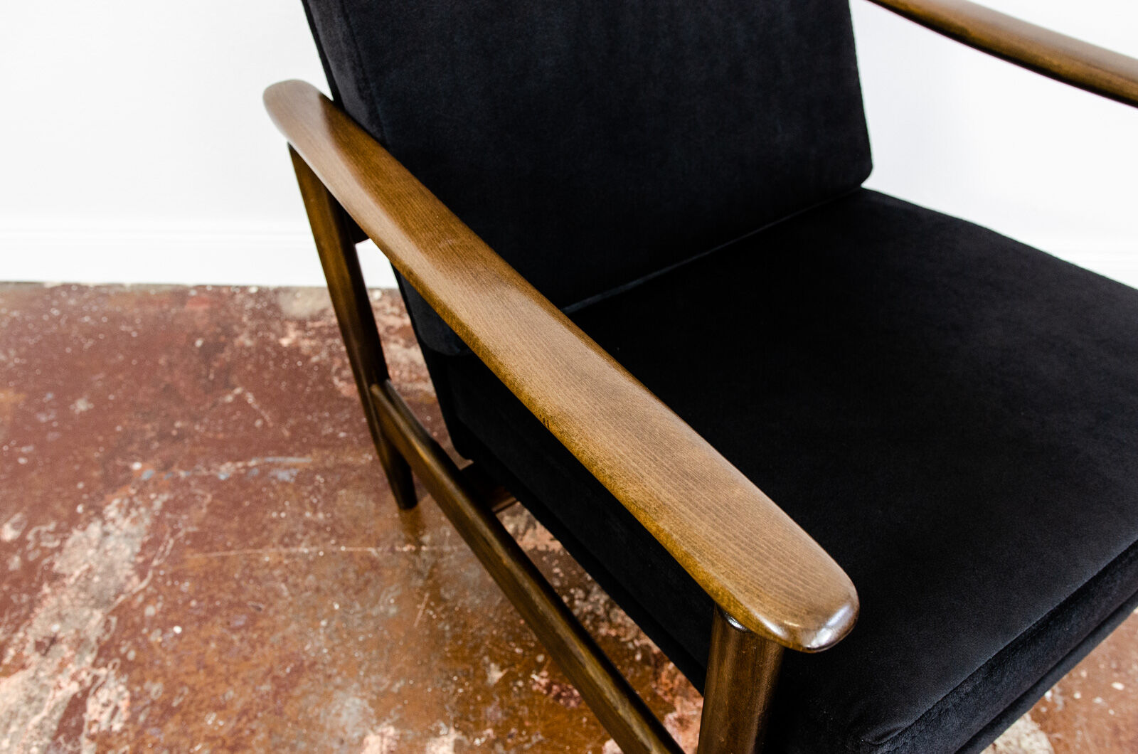 GFM 142 by Edmund Homa 1960's