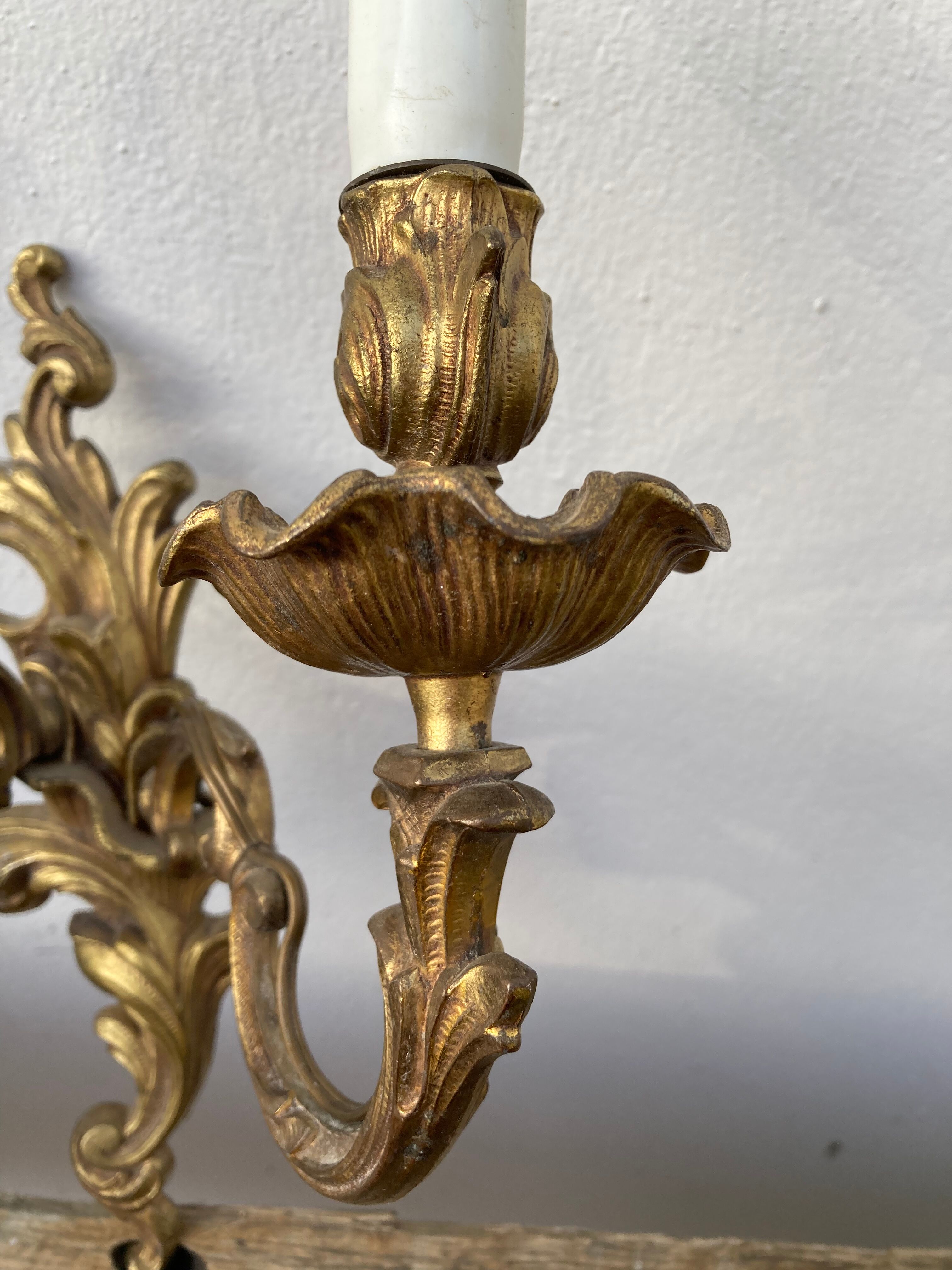 Wall lamp in gilded bronze style Louis XV rocaille with 2 branches