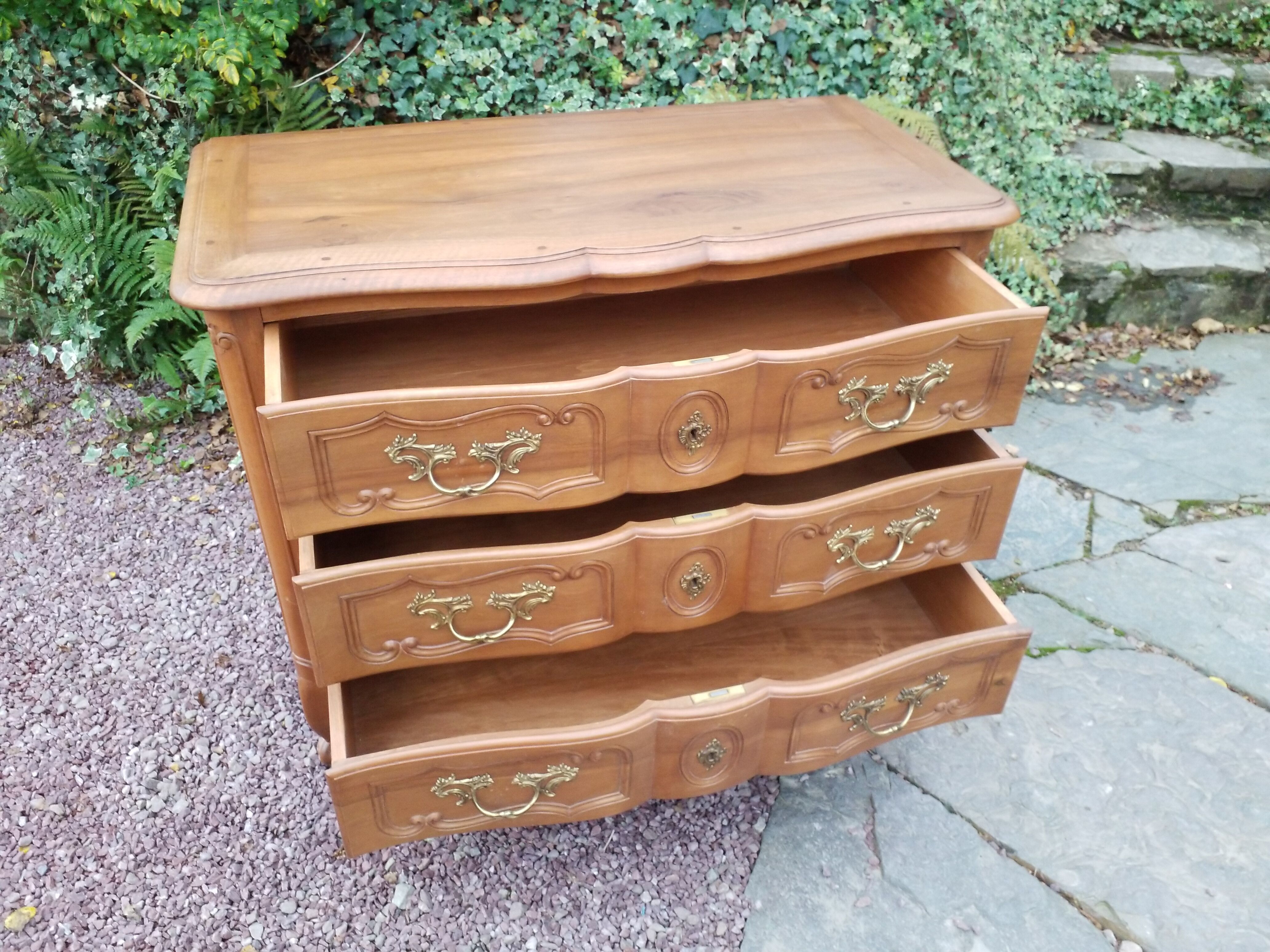 Cherry chest of drawers