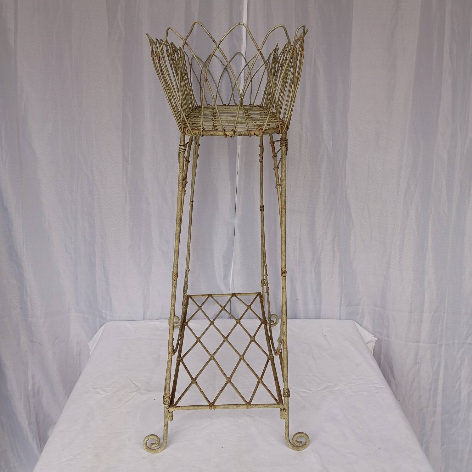 Painted metal planter