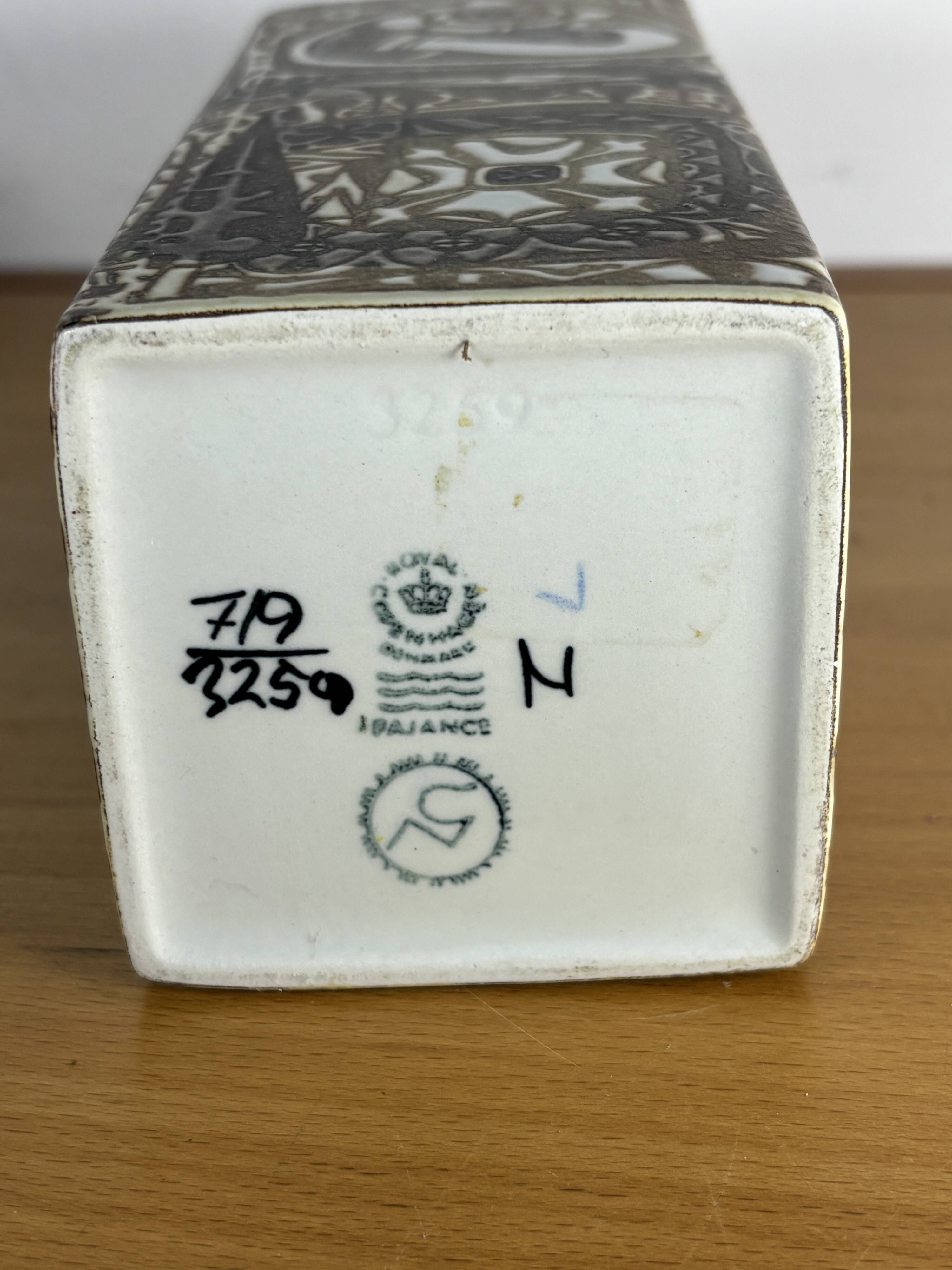 Scandinavian stoneware vase decorated with birds and flowers – Nils Thorsson for Royal