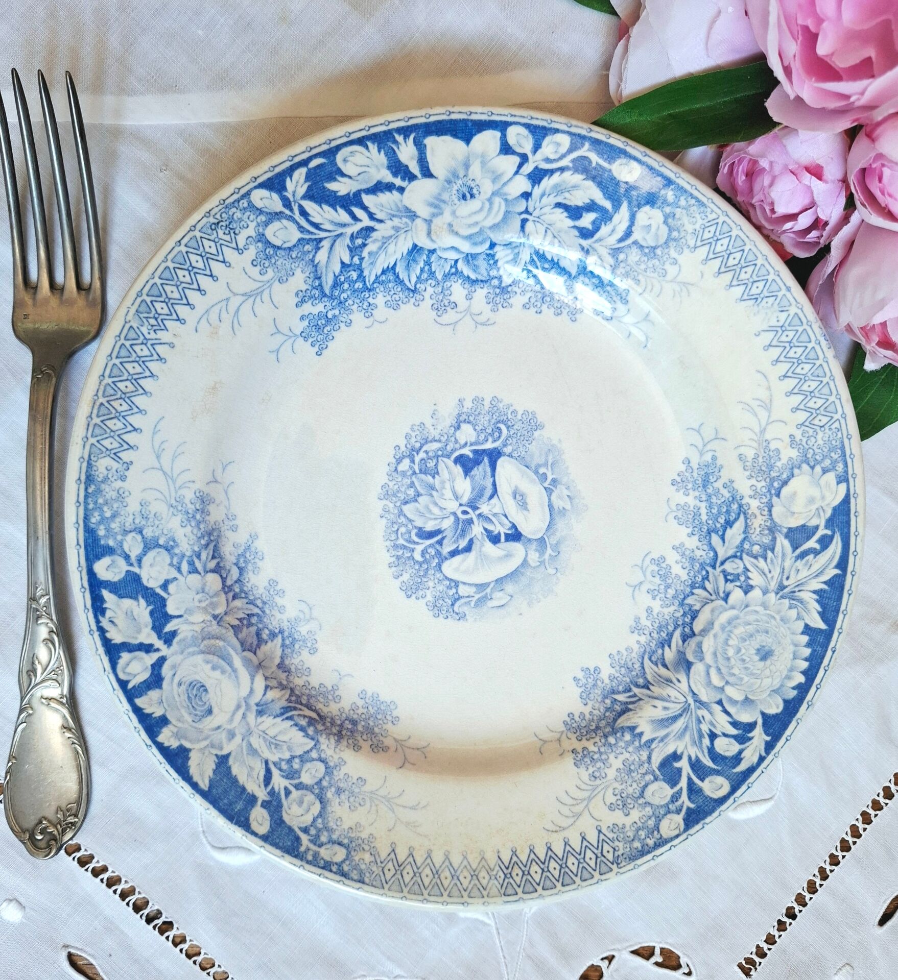 Assiettes plates anciennes en faïence terre de fer