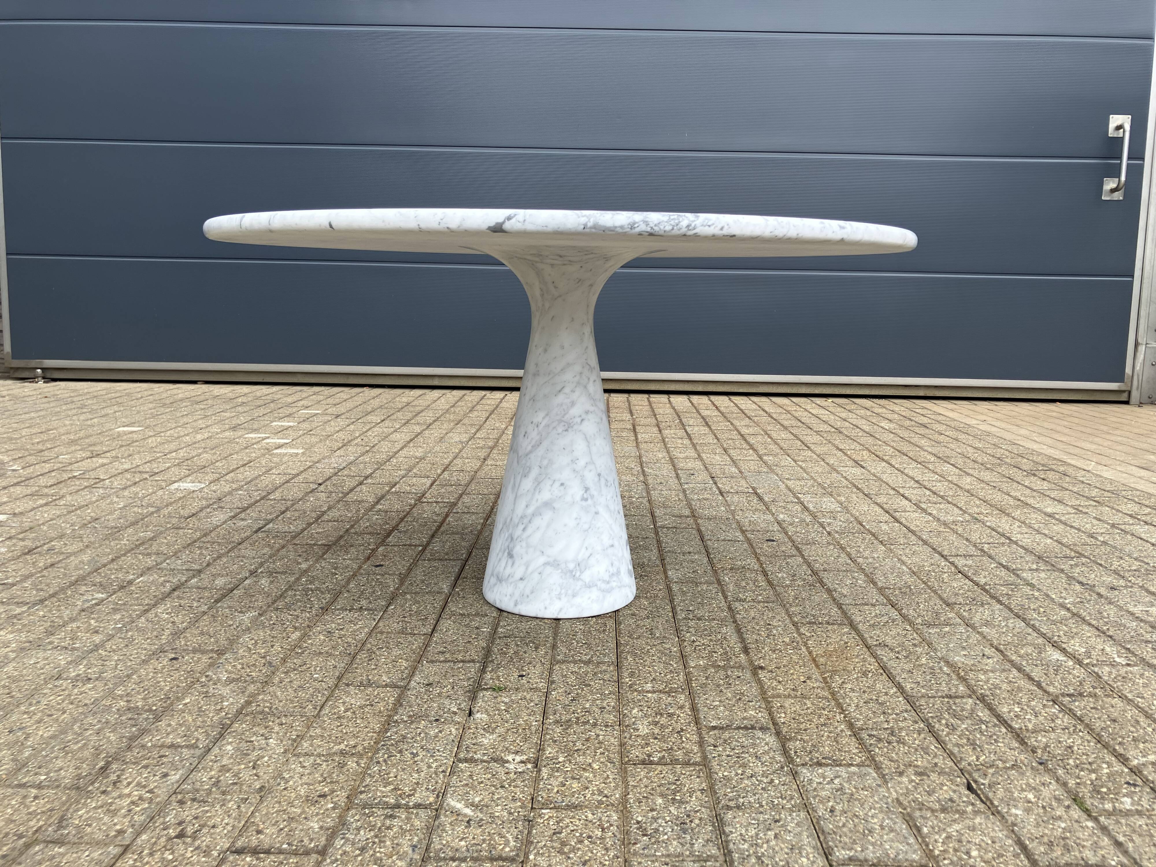 Angelo Mangiarotti M1 eettafel Skipper Carrara marmer 130cm