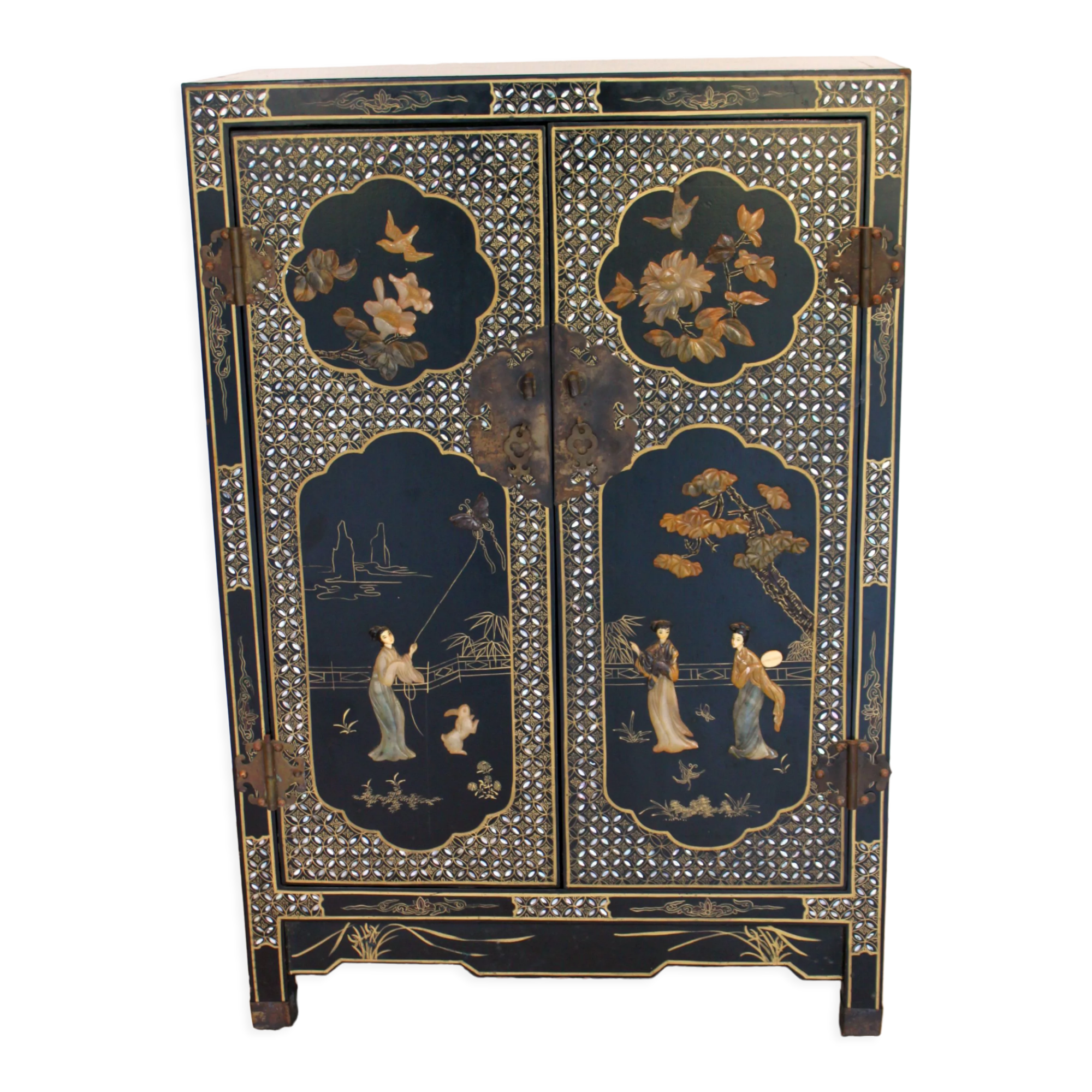 Commode chinoise en bois et nacre, milieu XXème