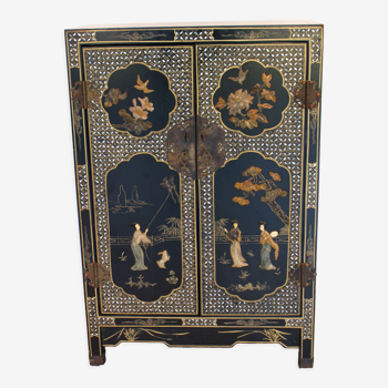 Chinese chest of drawers in wood and mother-of-pearl, mid-twentieth century