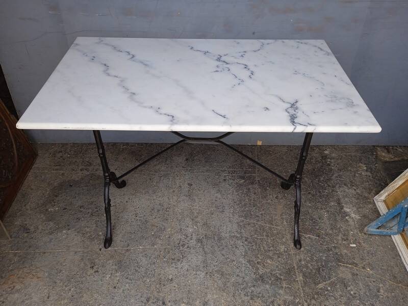 Bistro table for 4 people in white marble