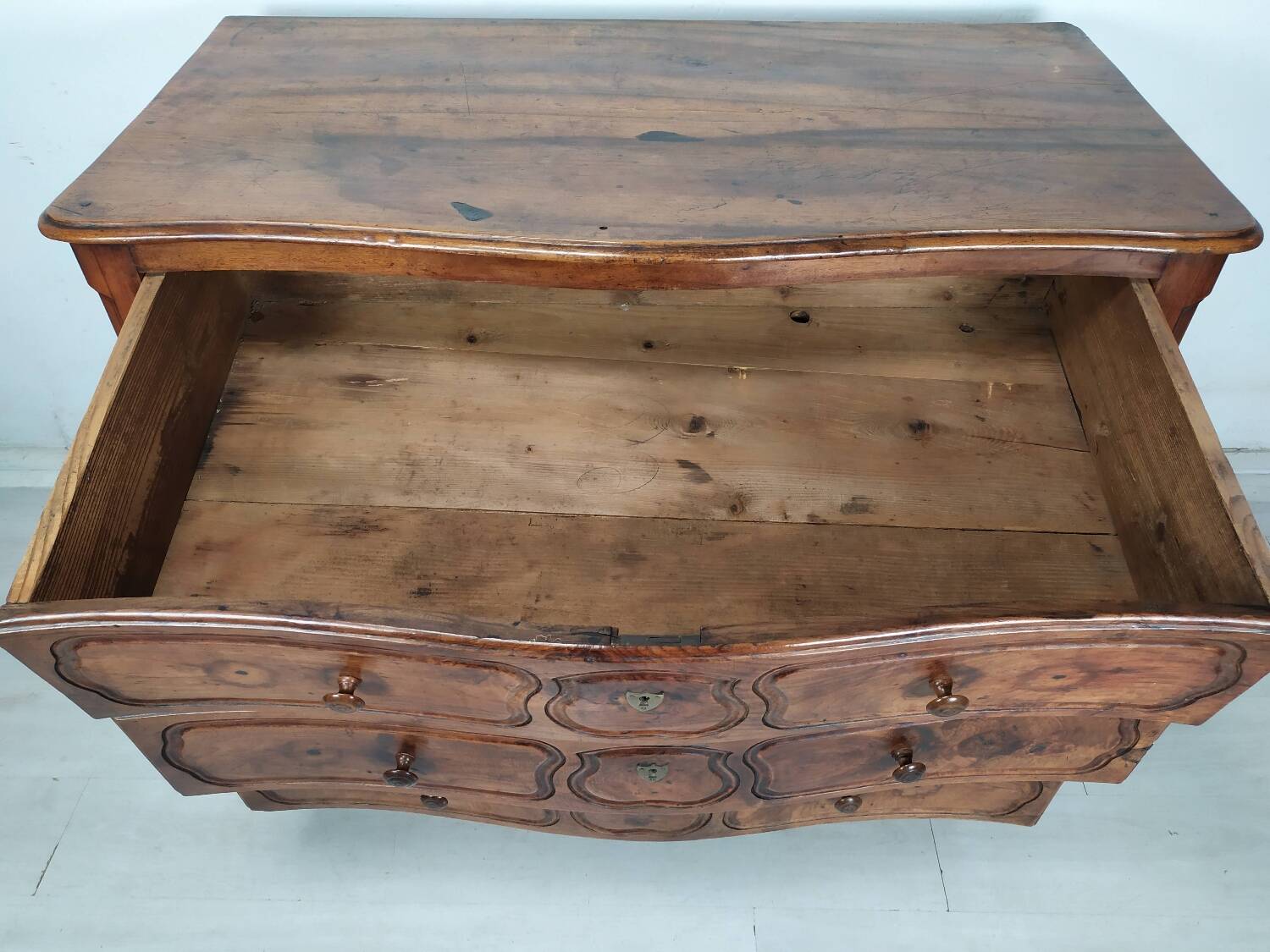 Louis XV chest of drawers