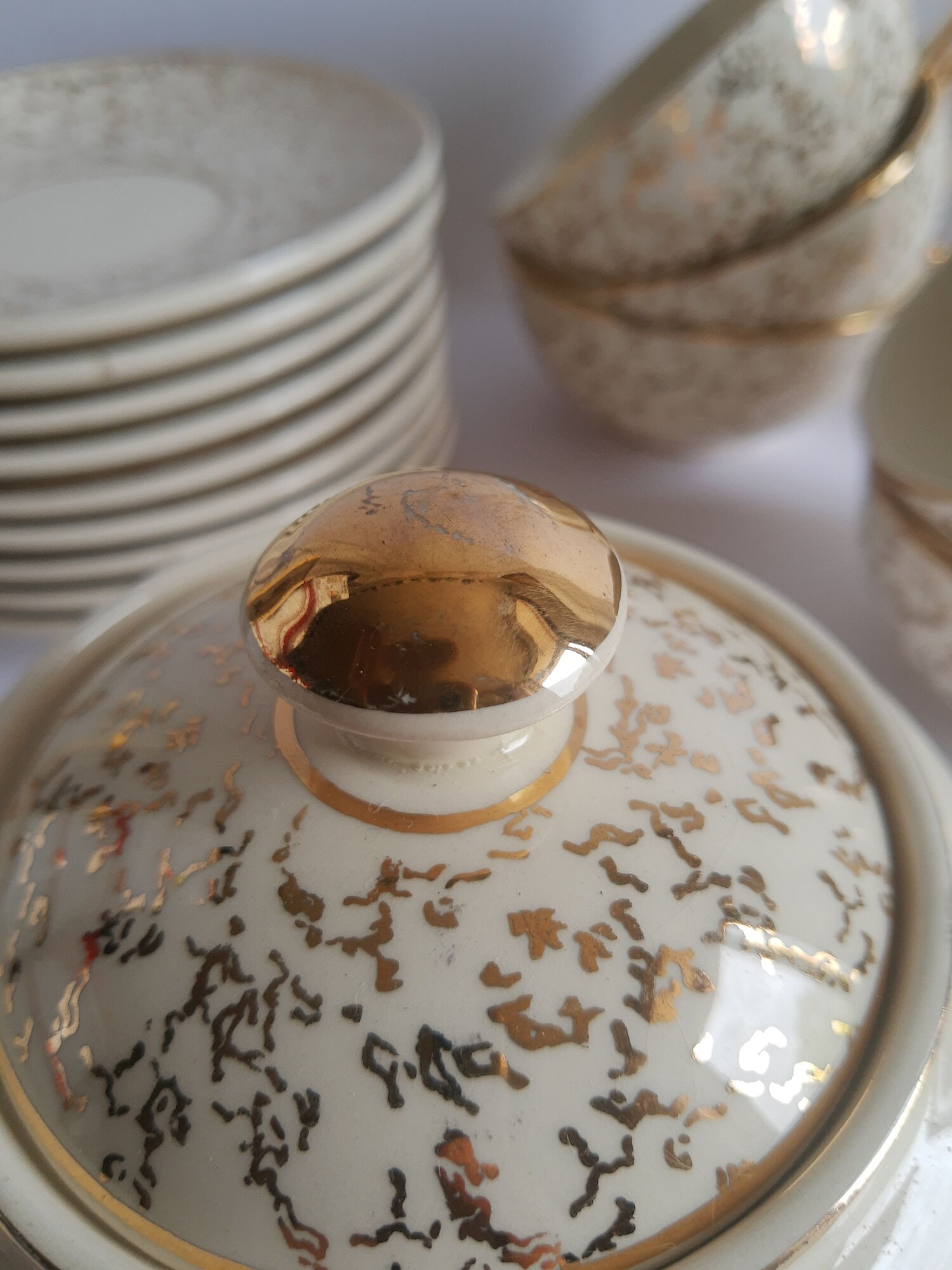 Villeroy and Boch coffee set 9 cups and vintage sugar and milk pot