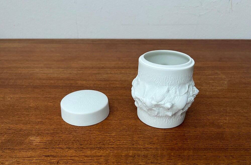 German mid-century white porcelain box with lid and shell motif by Kaiser, 1960s.