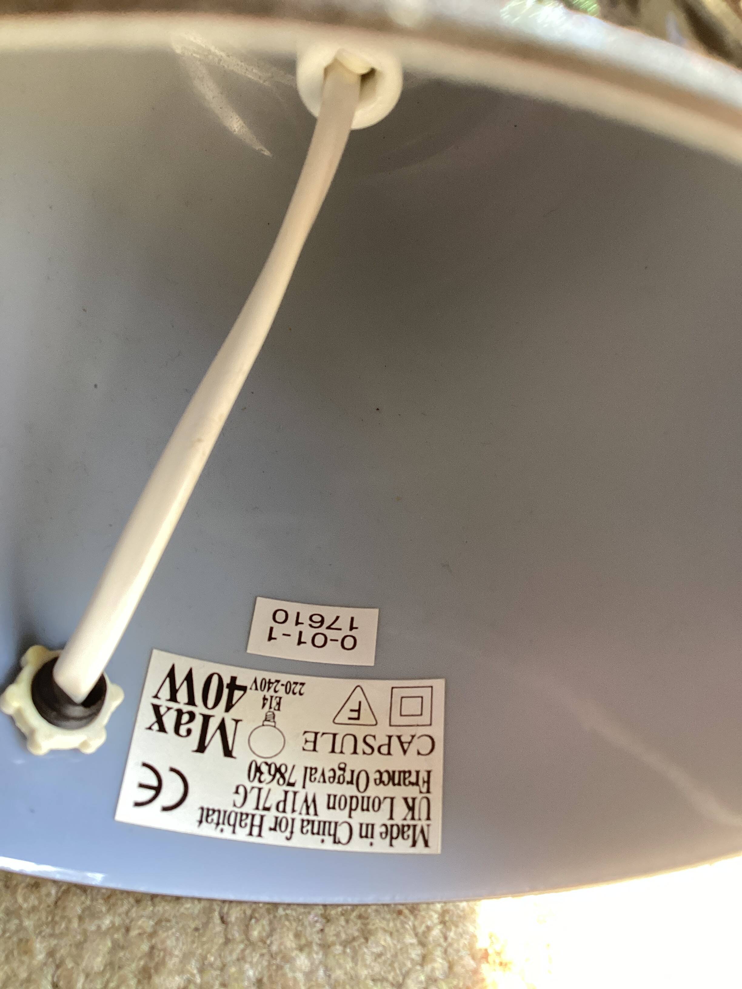 Capsule Lamp