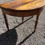 Half-moon table in solid walnut