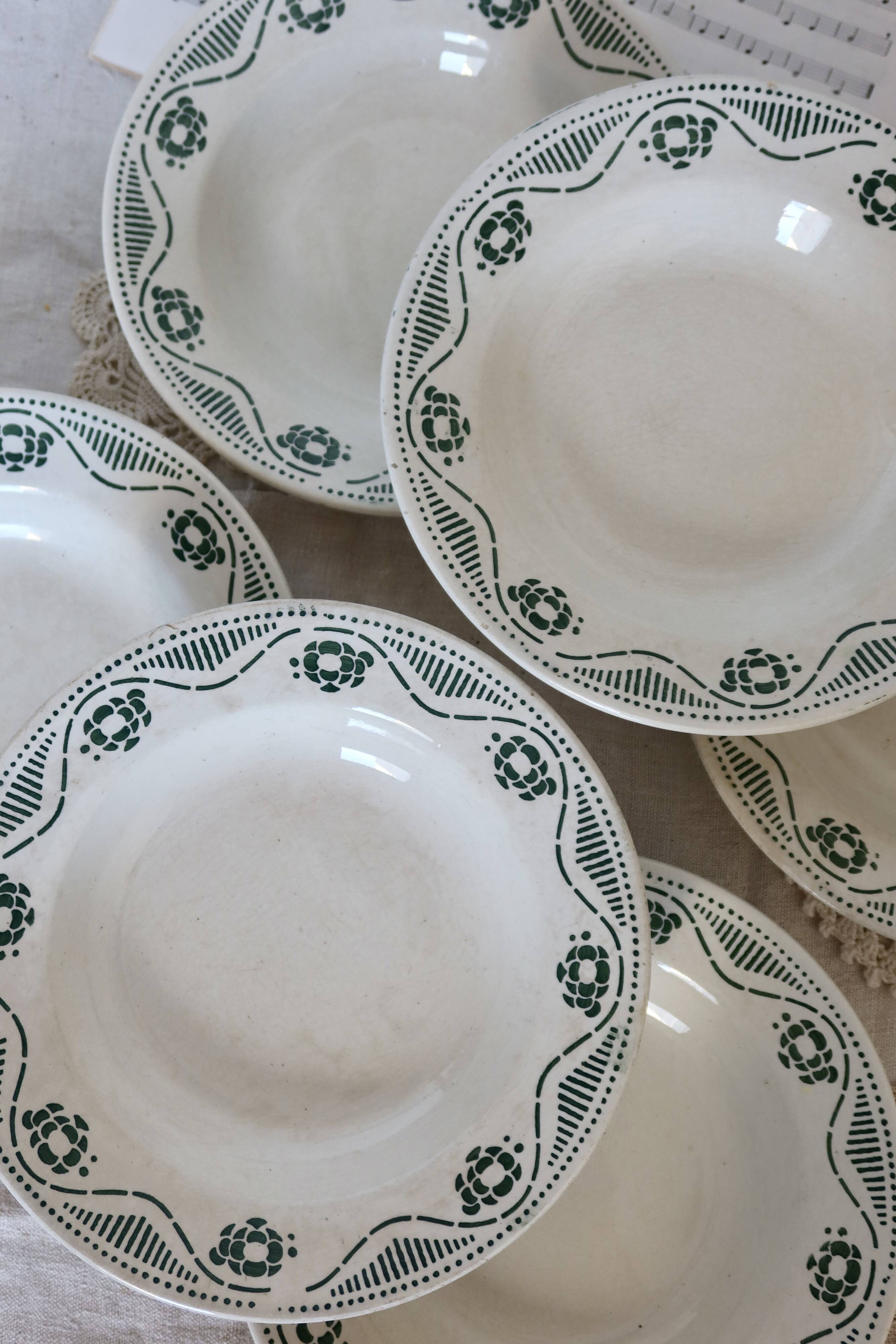 6 deep iron earth plates Nouvelles Galeries Ennegé Paris Robert model 1930s