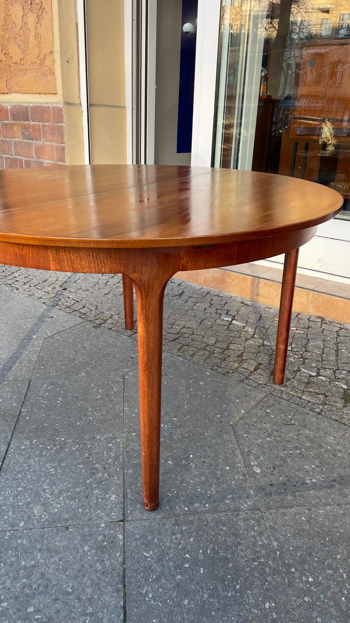 Round Extendable Dining Table McIntosh Edition 1960s Rosewood