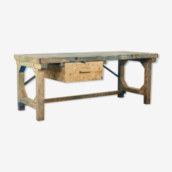 Industrial workbench