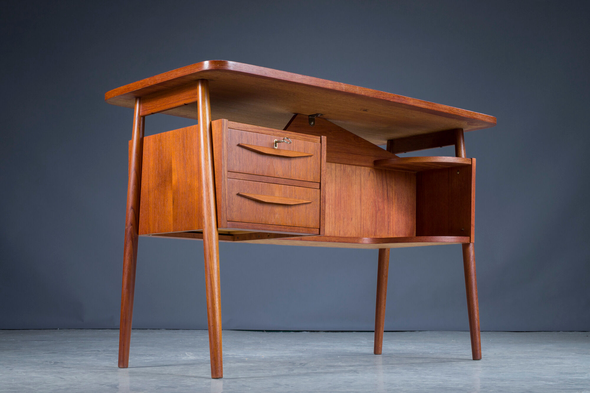 Mid-century teak desk by Gunnar Nielsen for Tibergaard, Denmark 1960s