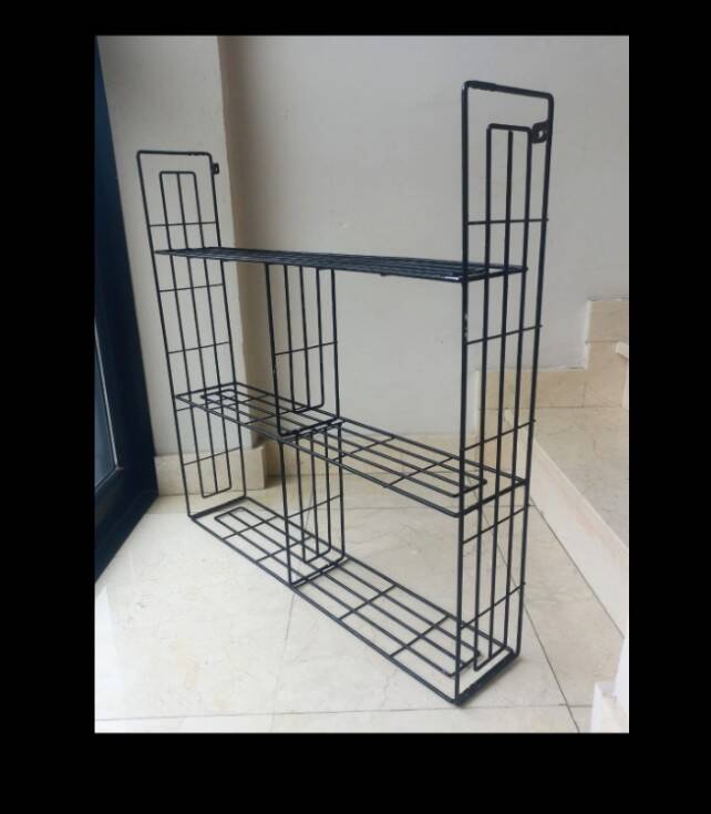 Minimalist floating shelf unit