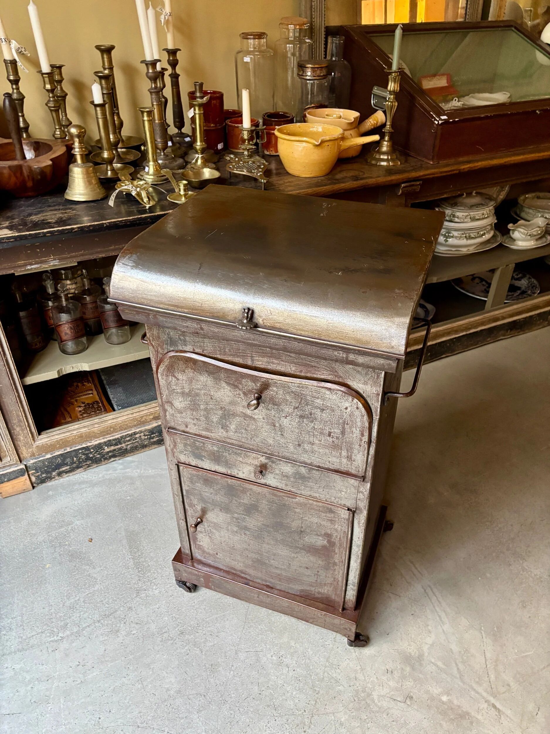 Metal washstand, Napoleon III period