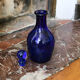 Legras vase en verre bleu marine émaillé à décor de fleurs de lys