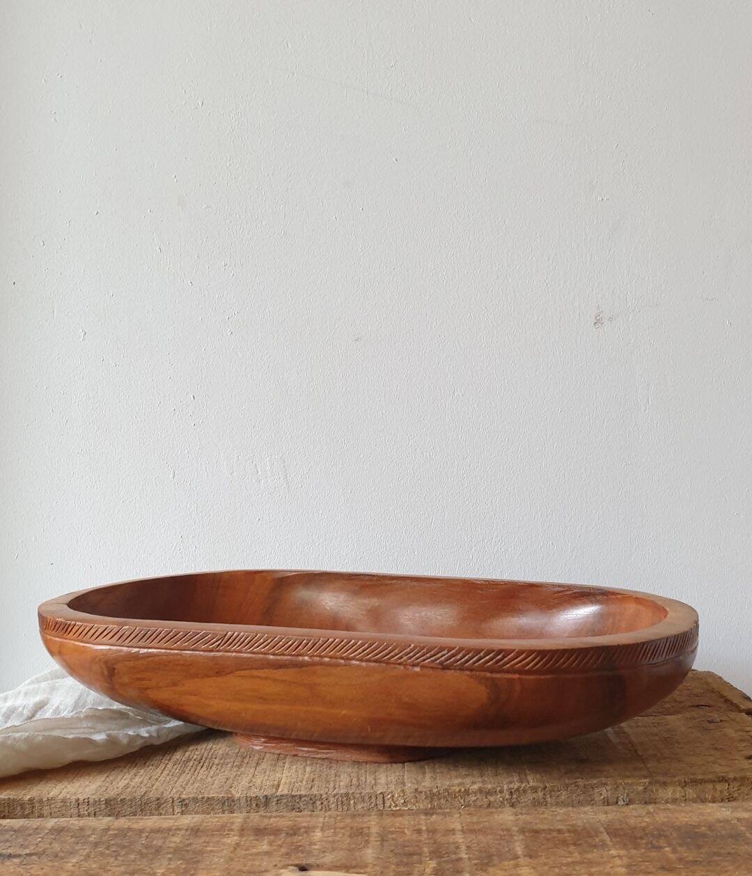 Mango wood serving dish