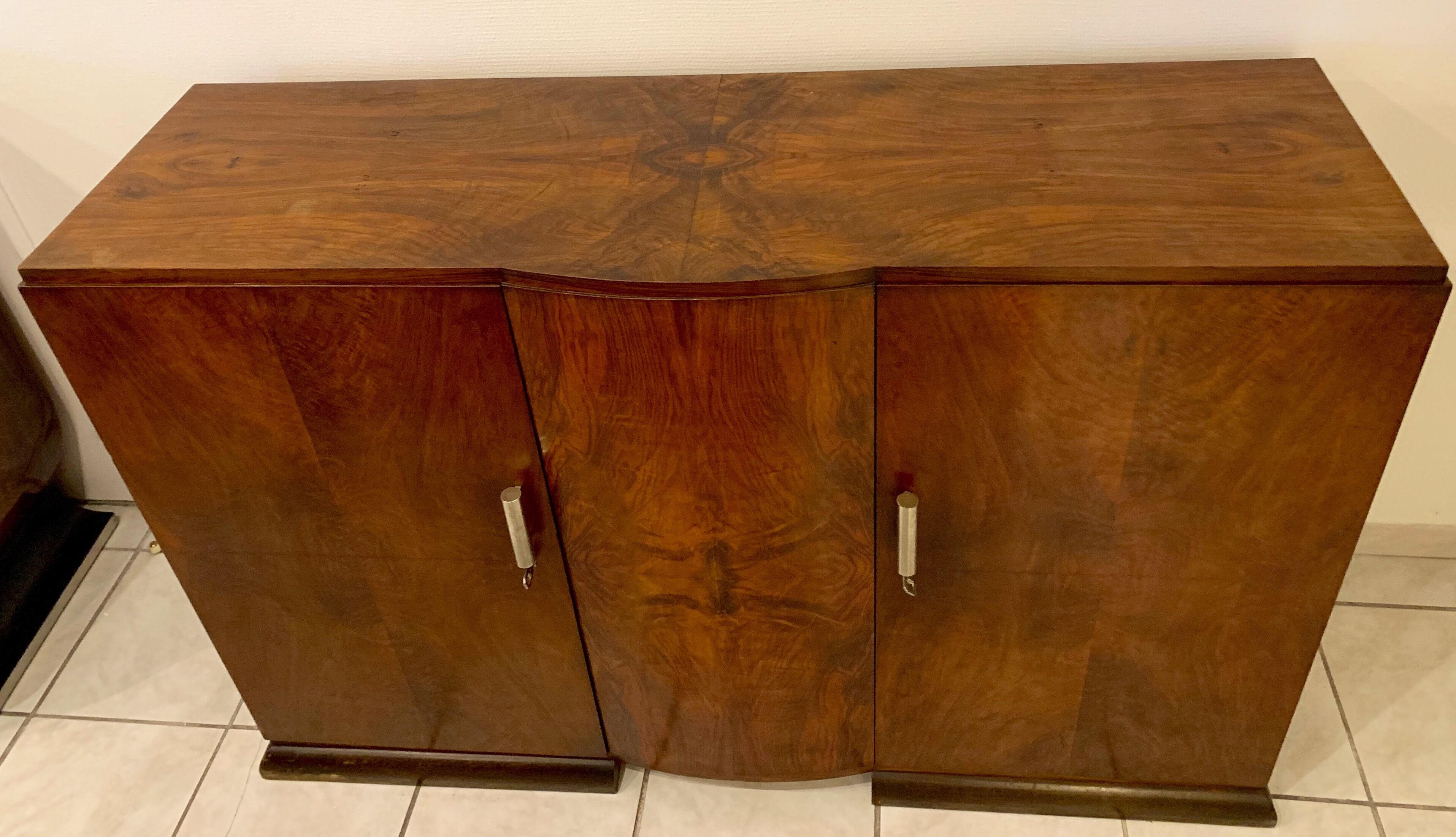 Art Deco buffet in walnut veneer