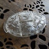 Former compartments in glass dish