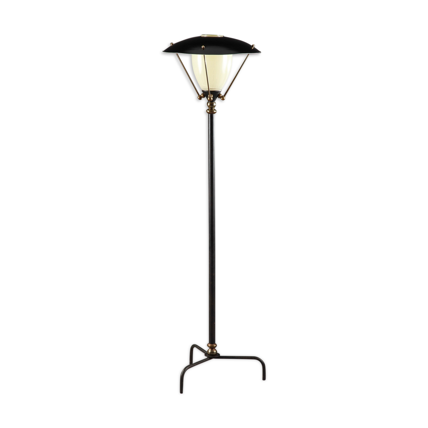 Lampadaire tripode de forme réverbère en fer et verre