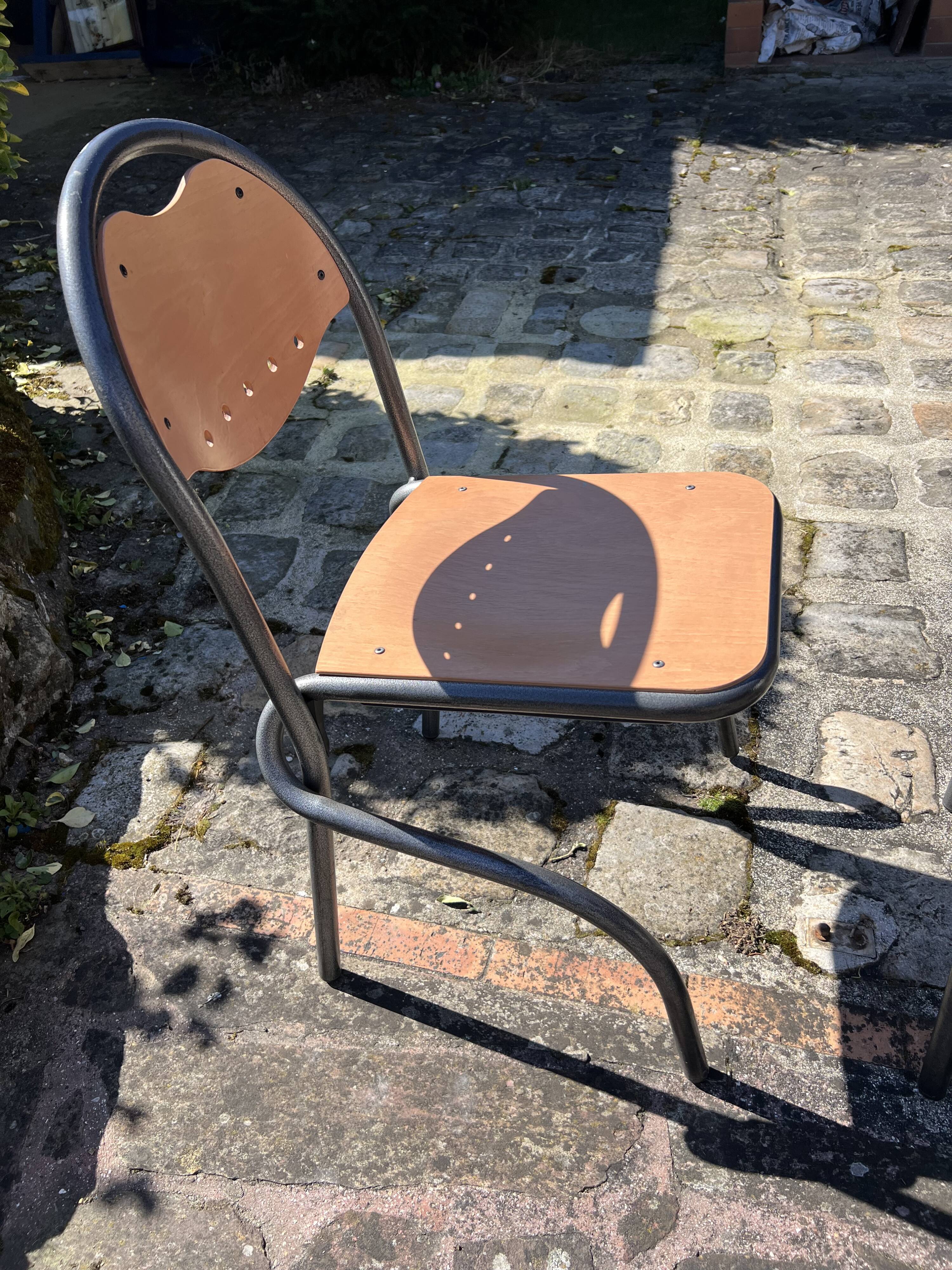 Set of 3 vintage metal and wood chairs – Industrial design