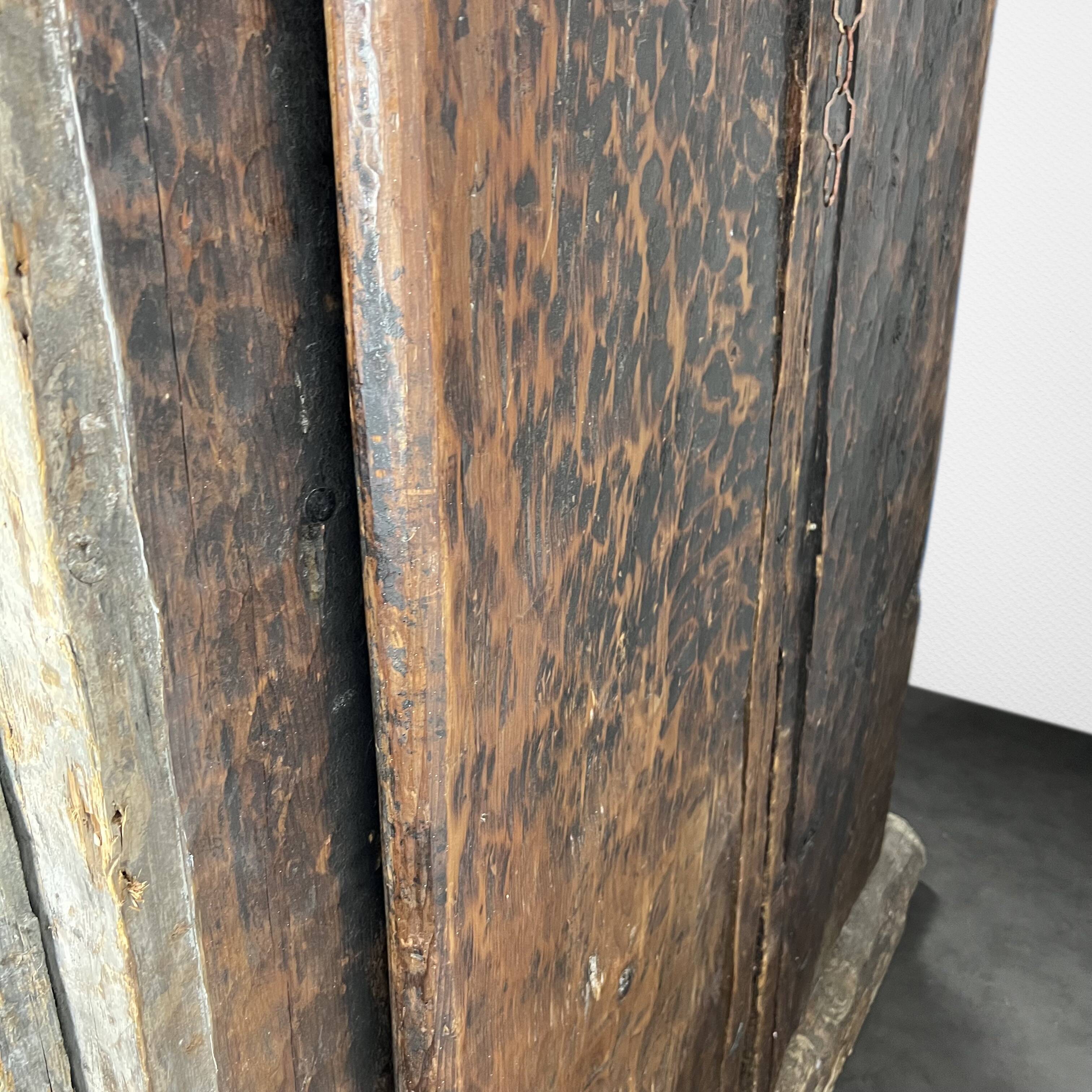 Afghan door in carved wood from the late 19th century with Palace Temple framing.