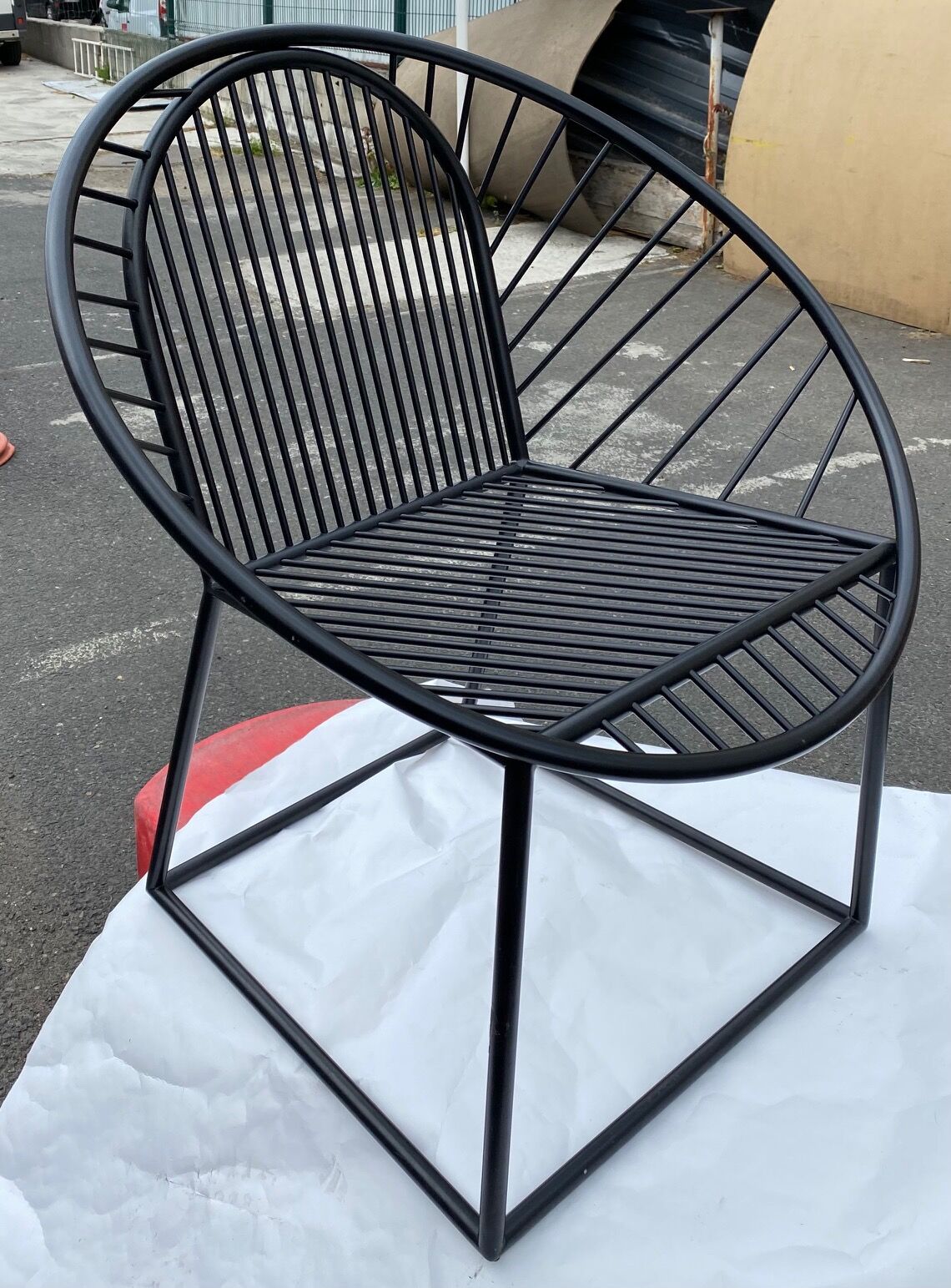 Circle pool lounge chair