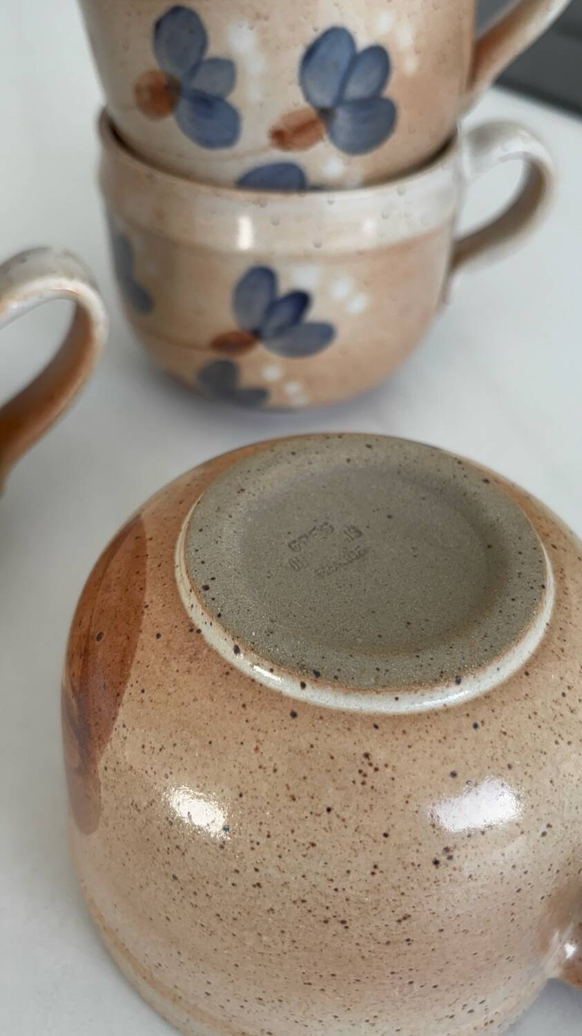 Set of 2 large vintage stoneware mugs from Atelier du Marais – Flower mugs