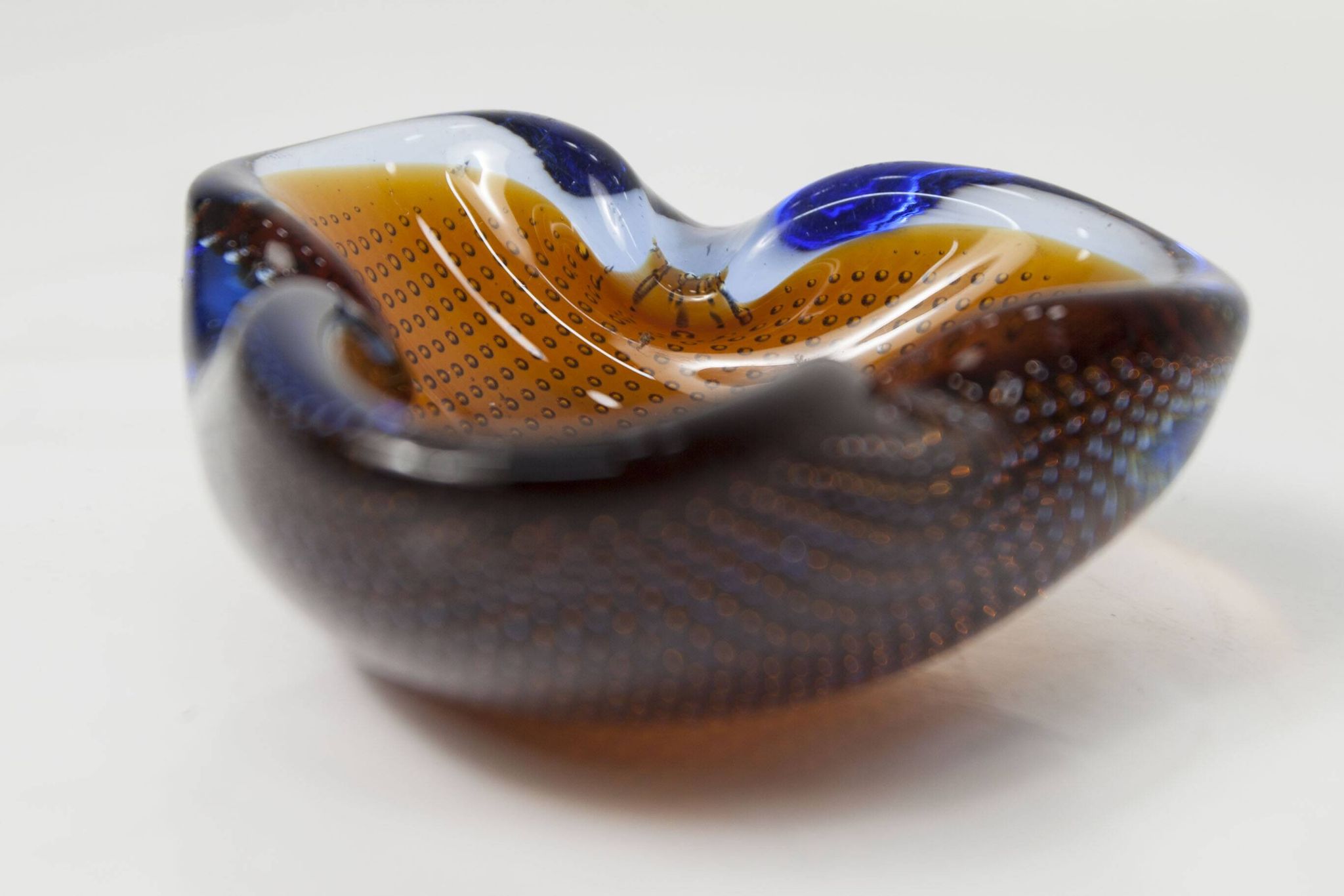 Cendrier Murano verre bullé orange bleu et transparent 1960