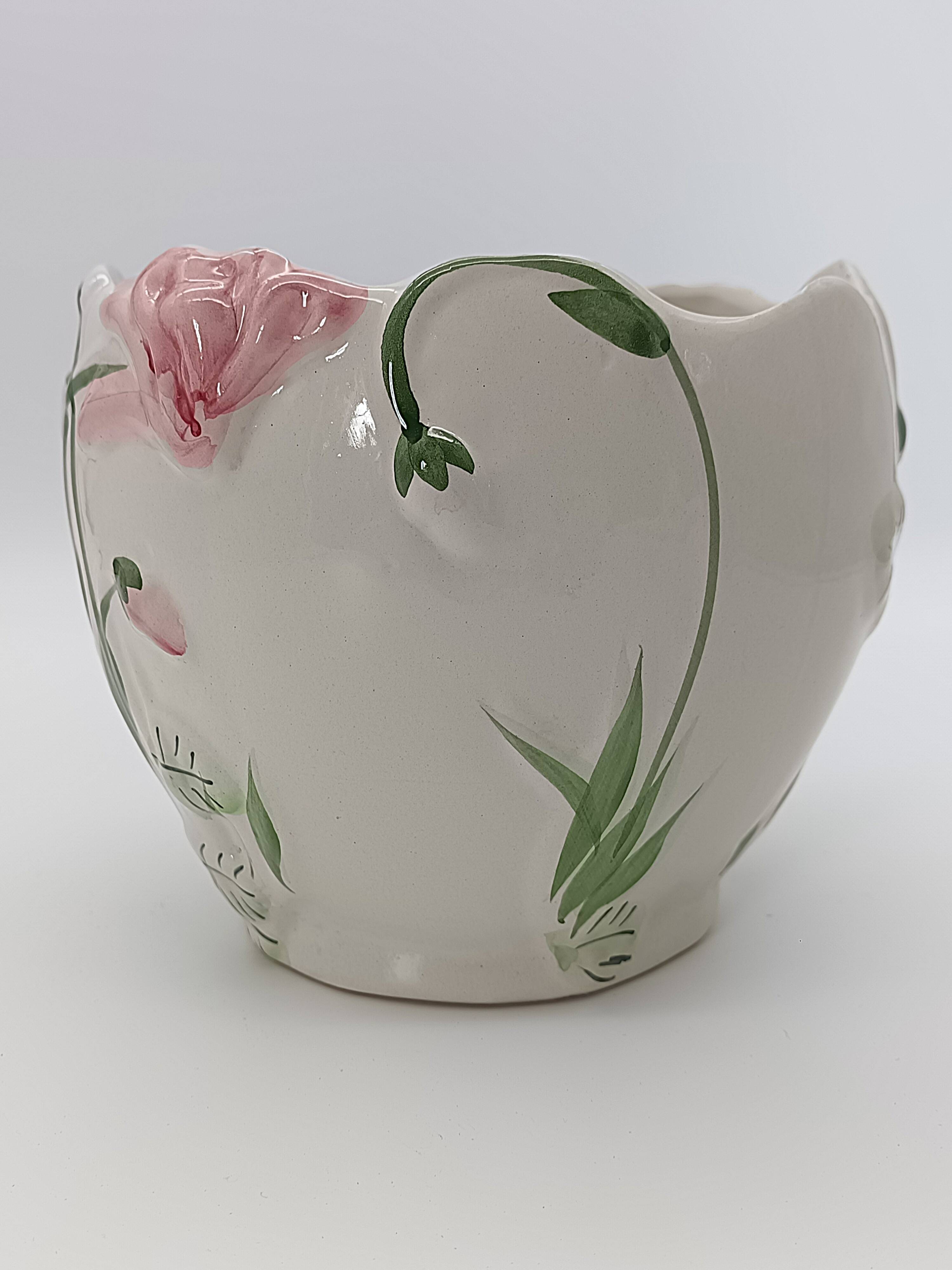 Vintage ceramic cache-pot with floral relief (Barbotine) – Ø 20 cm