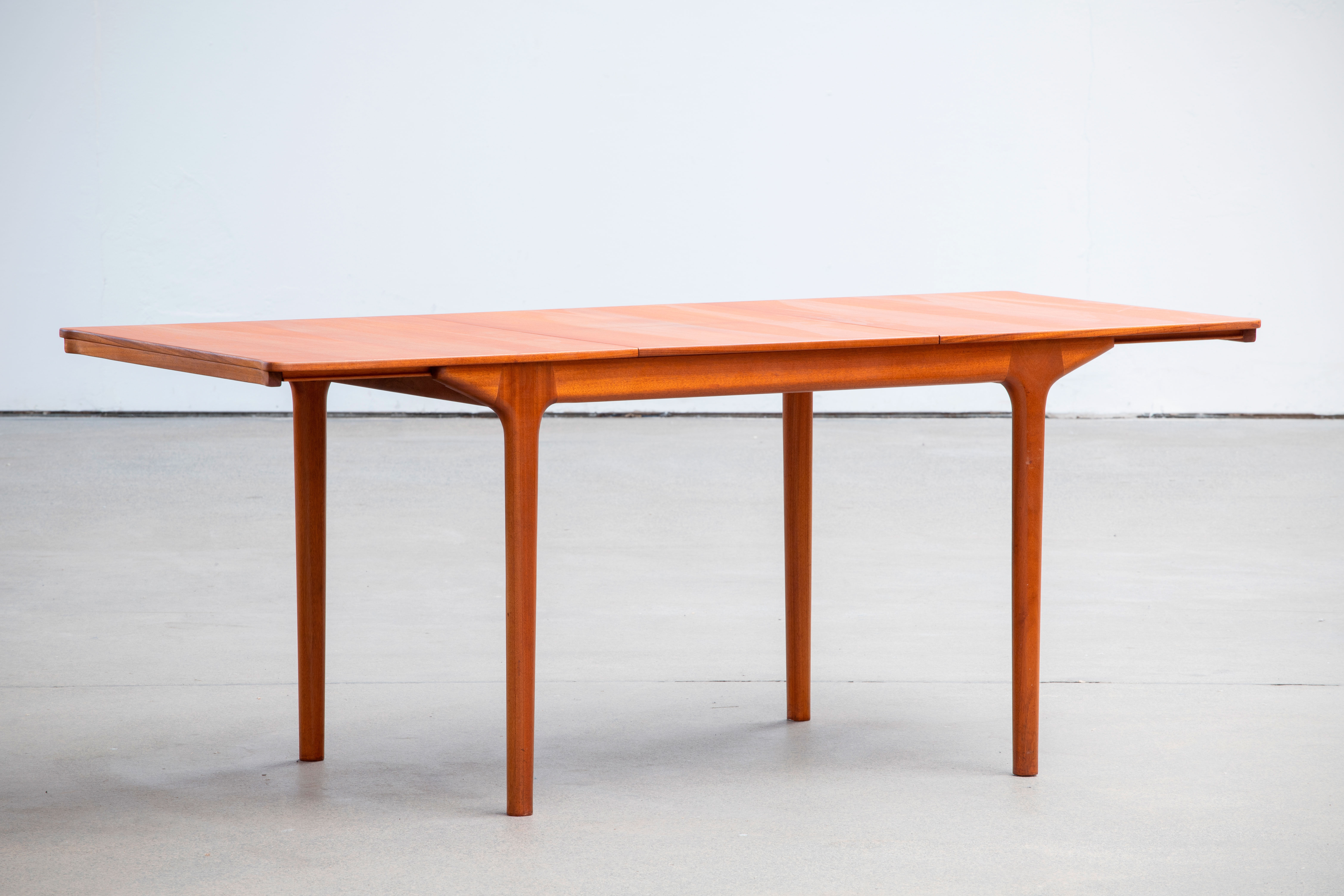 Vintage Scandinavian table design Macintosh 1960