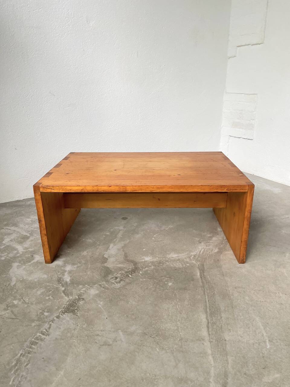 Maison Regain pine coffee table