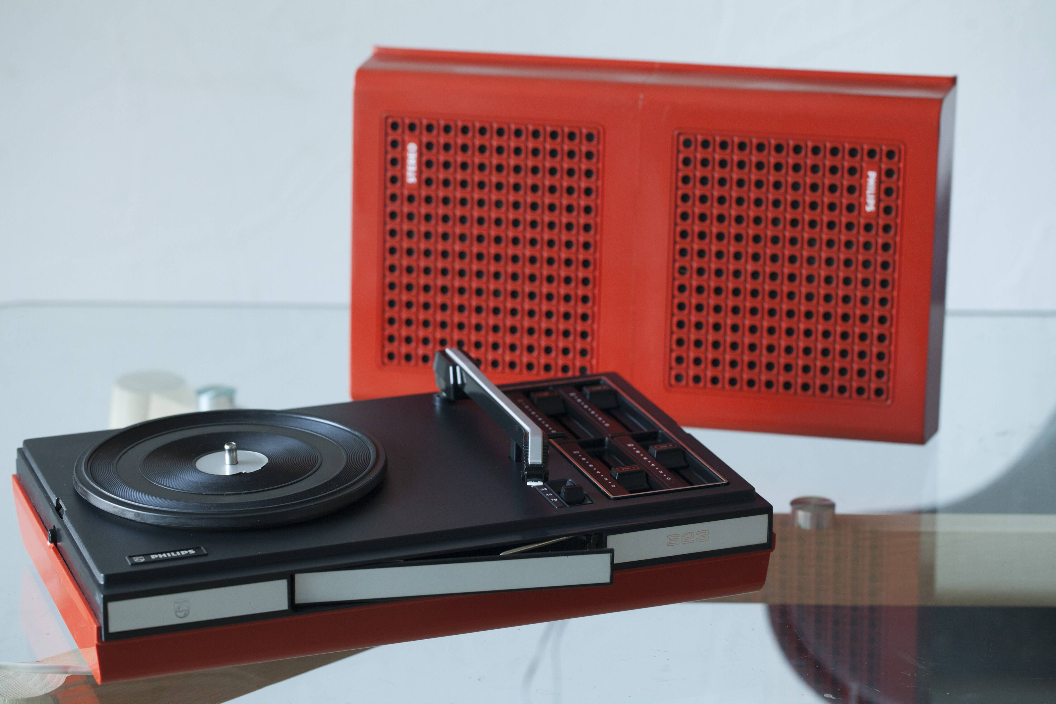 Philips 623 red stereo turntable