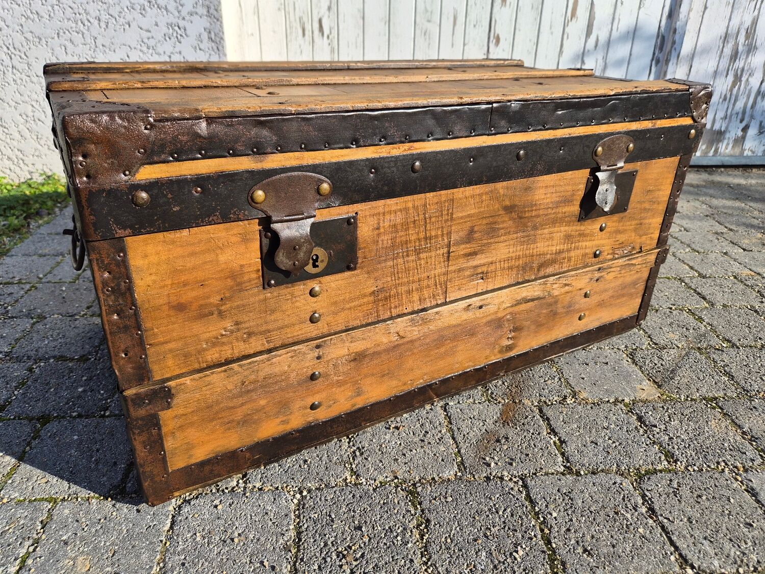 Old trunk coffee table bar