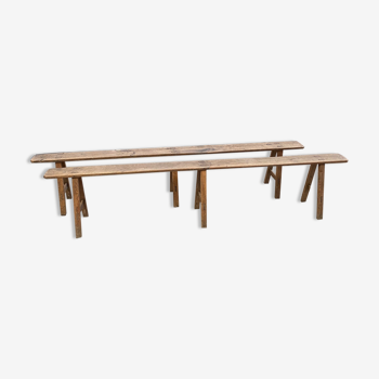 Paire d’anciens bancs de ferme en chêne