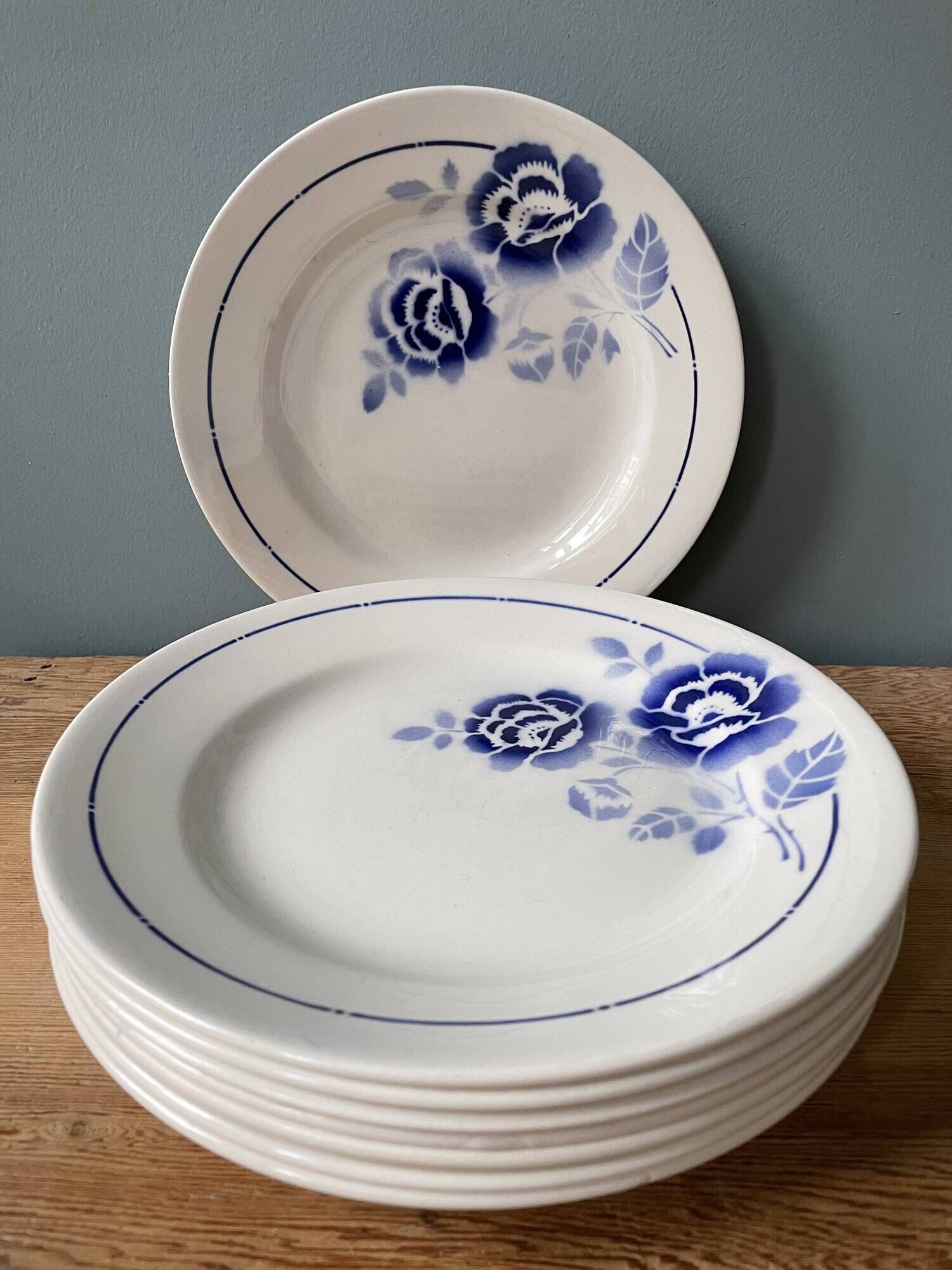 Set of 8 vintage st Amand flat plates made in France